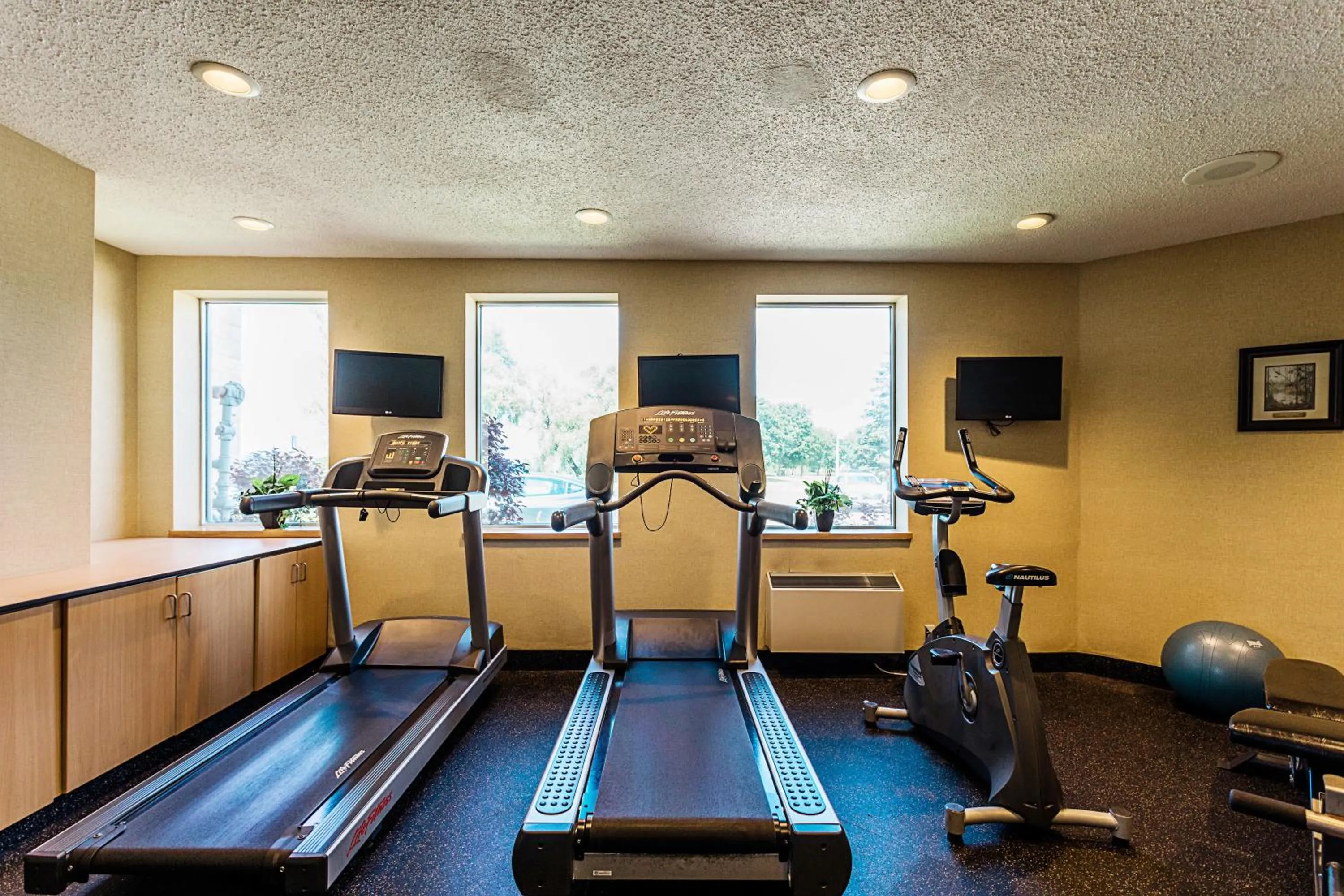 Fitness centre/facilities in Best Western Inn On The Bay