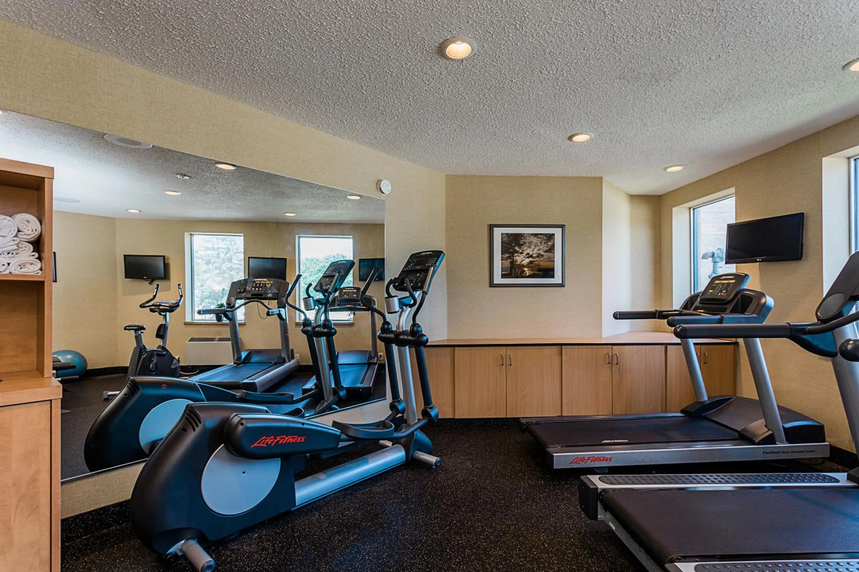 Fitness centre/facilities in Best Western Inn On The Bay