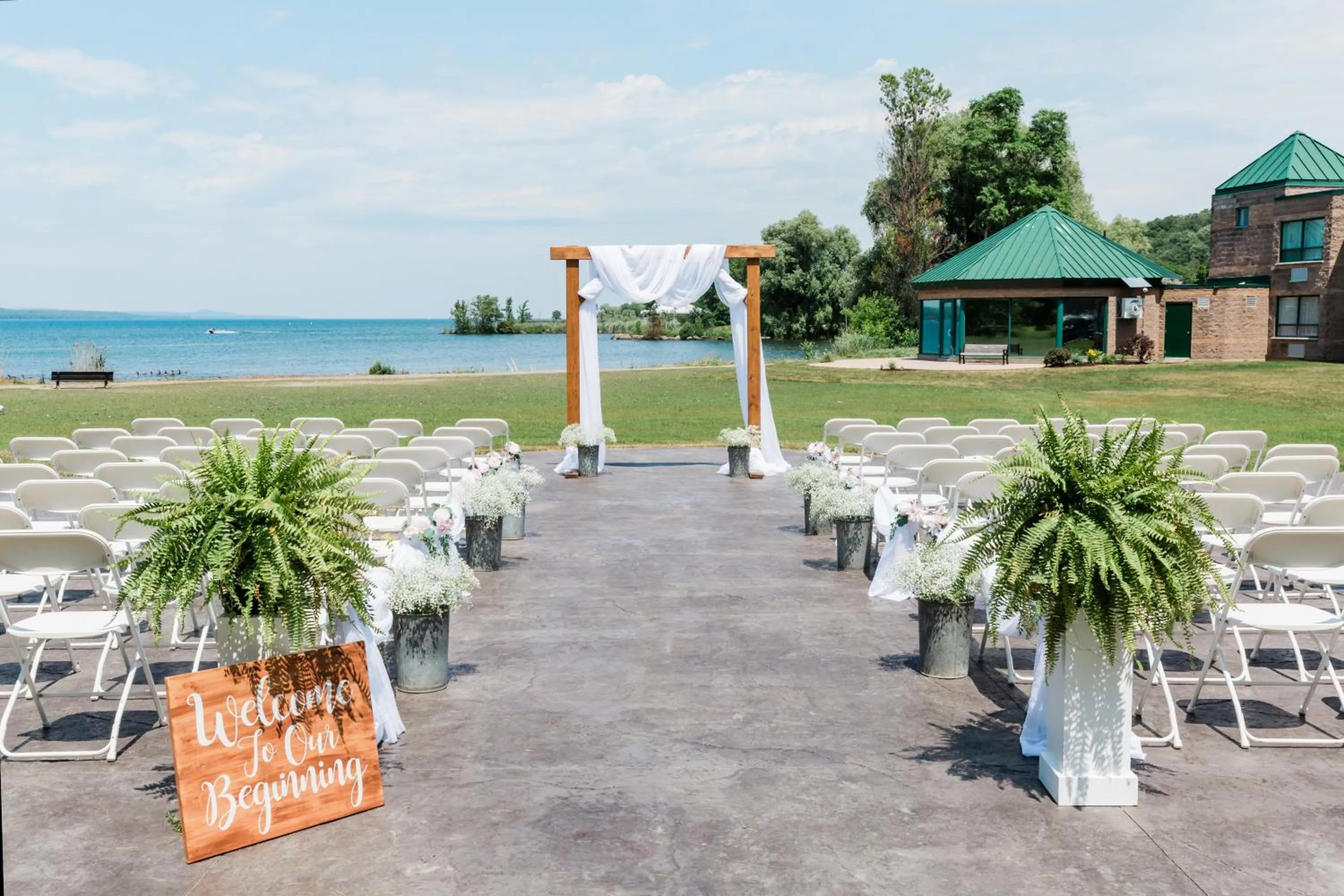 wedding in Best Western Inn On The Bay