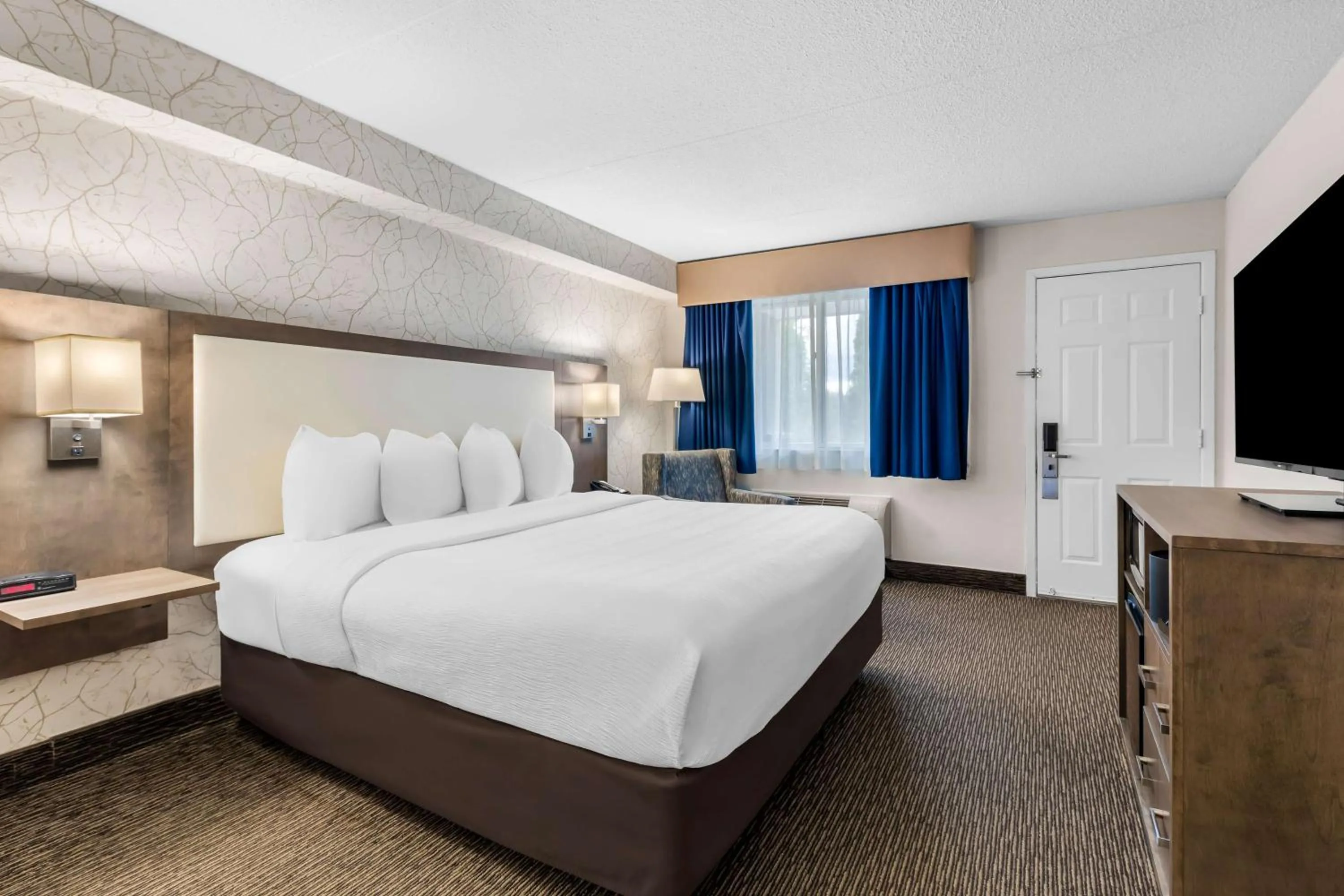 Bedroom, Bed in Best Western Halton Hills