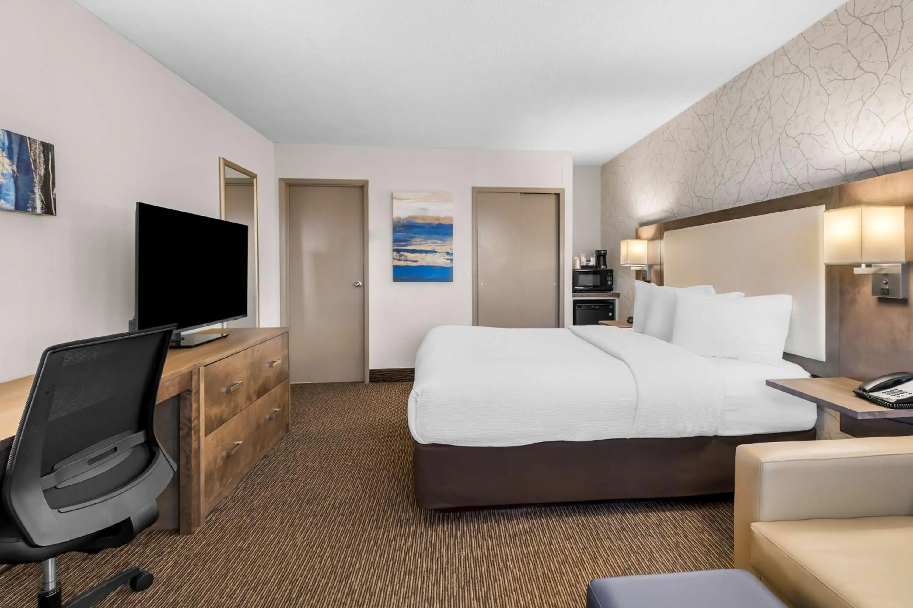 Bedroom, Bed in Best Western Halton Hills