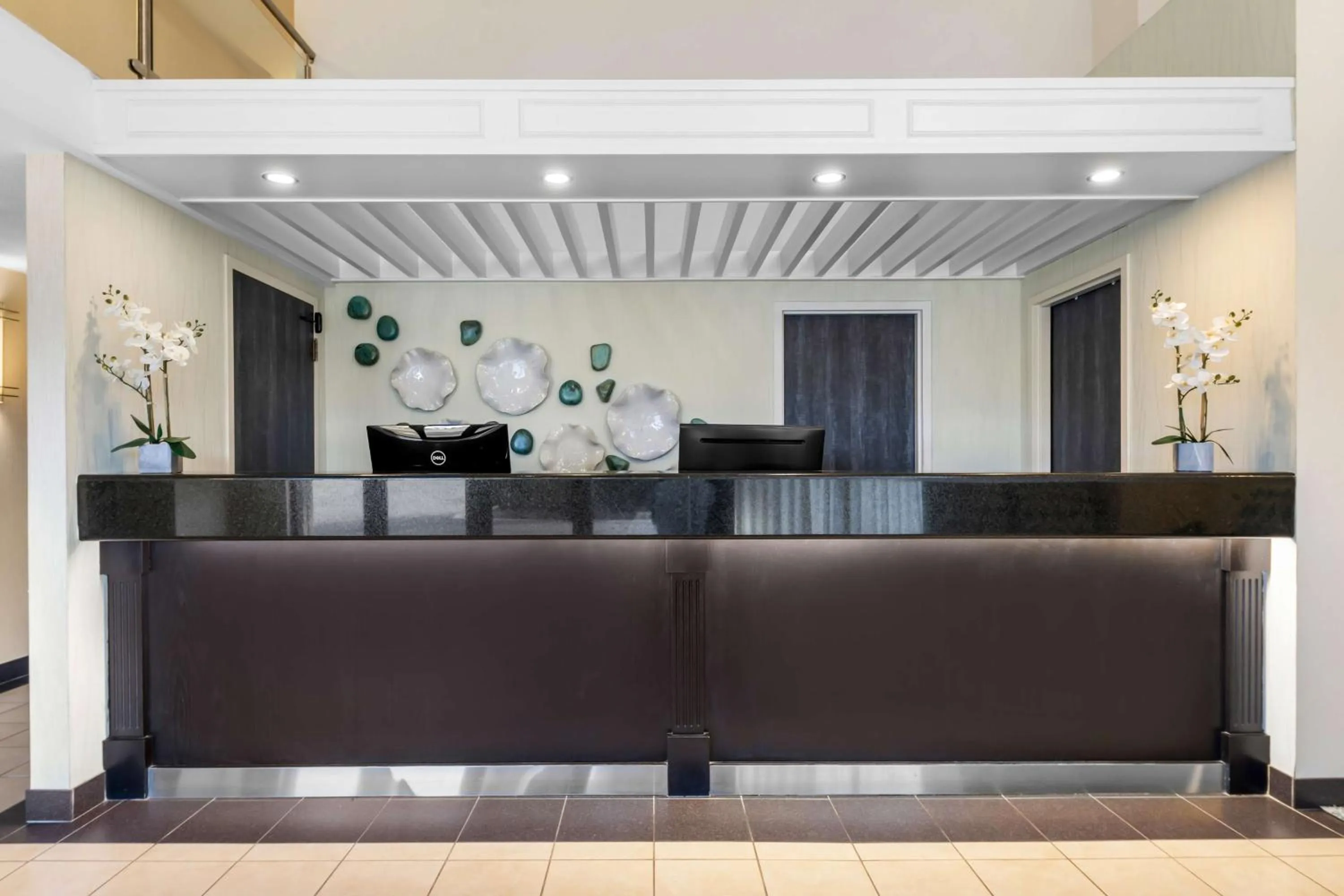 Lobby or reception in Best Western Halton Hills