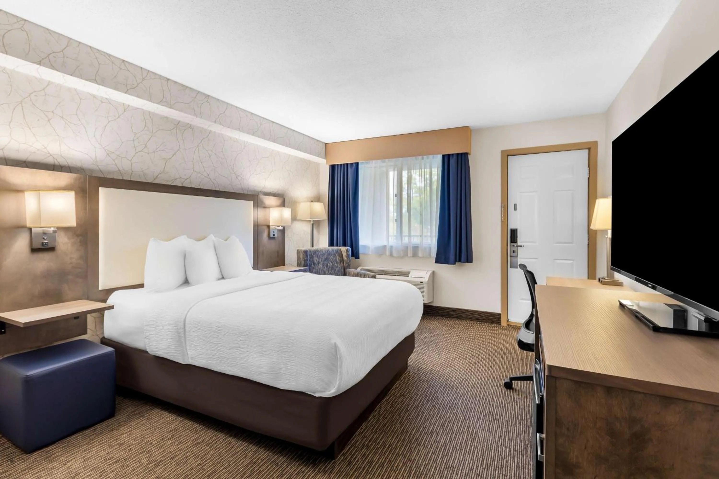 Bedroom, Bed in Best Western Halton Hills