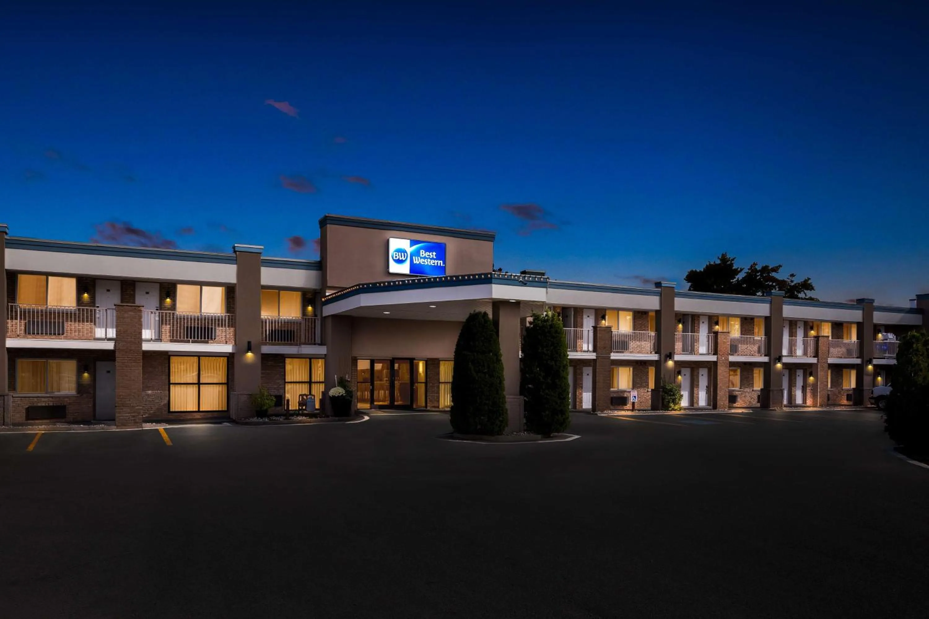 Property building in Best Western Halton Hills