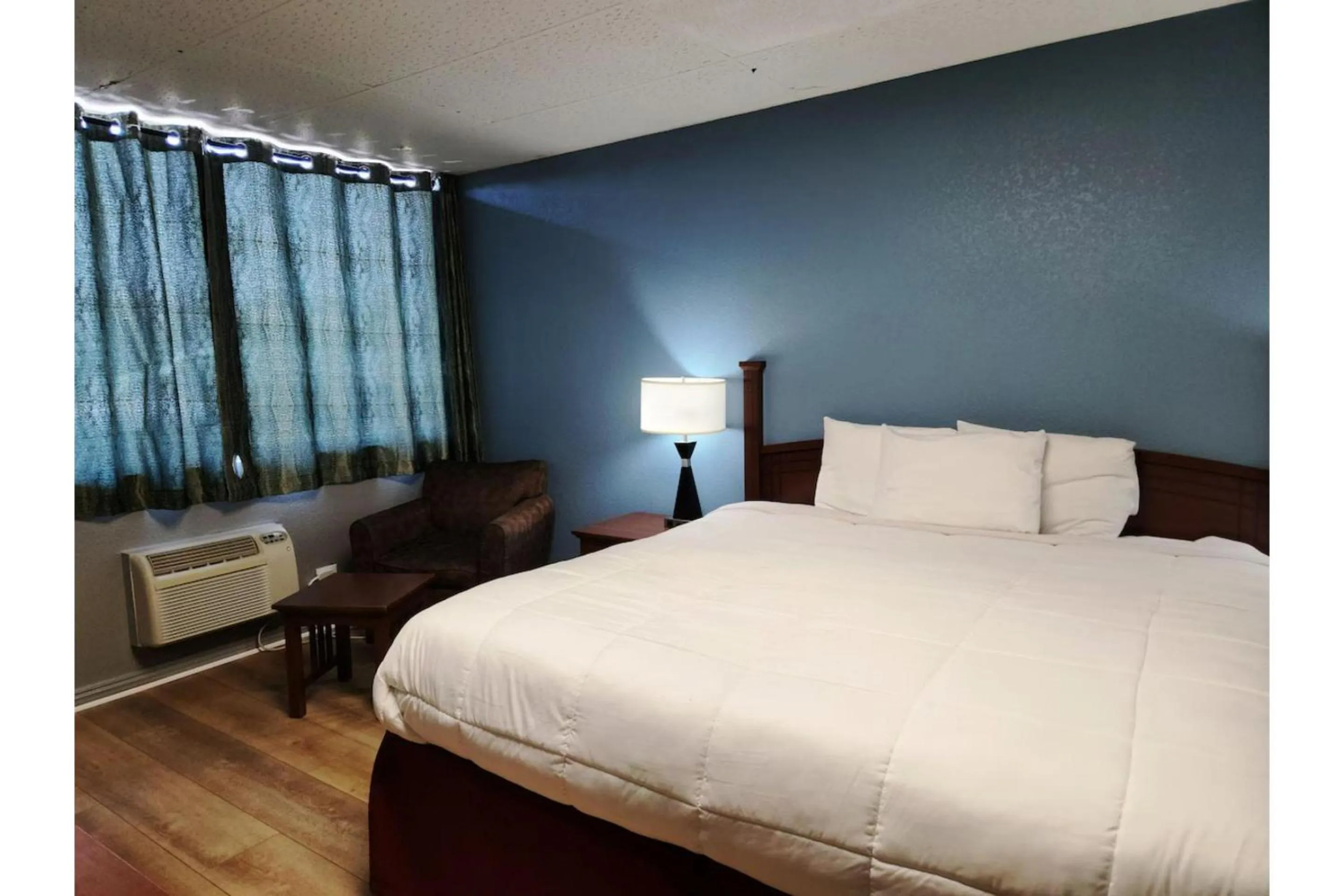 Bedroom, Bed in Executive Inn By OYO Queenville Mena