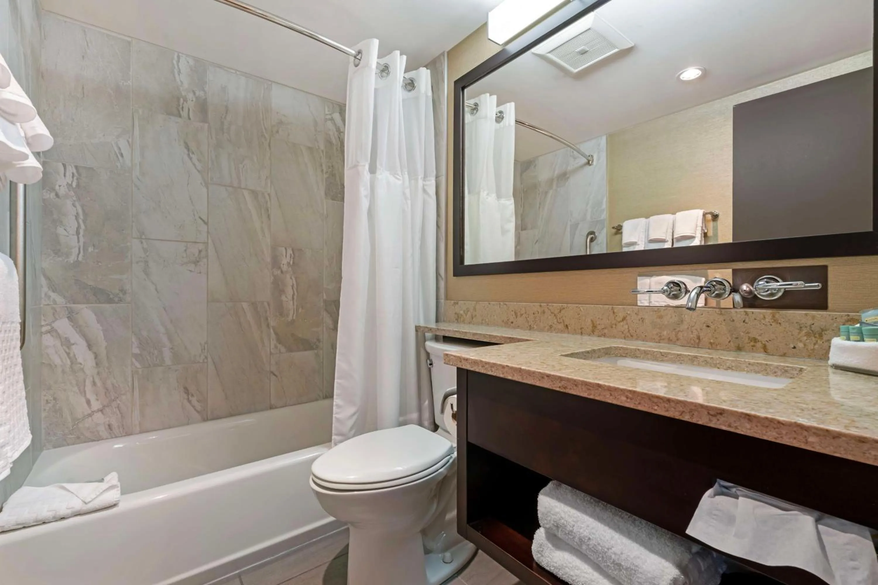 Bathroom in Best Western Northgate