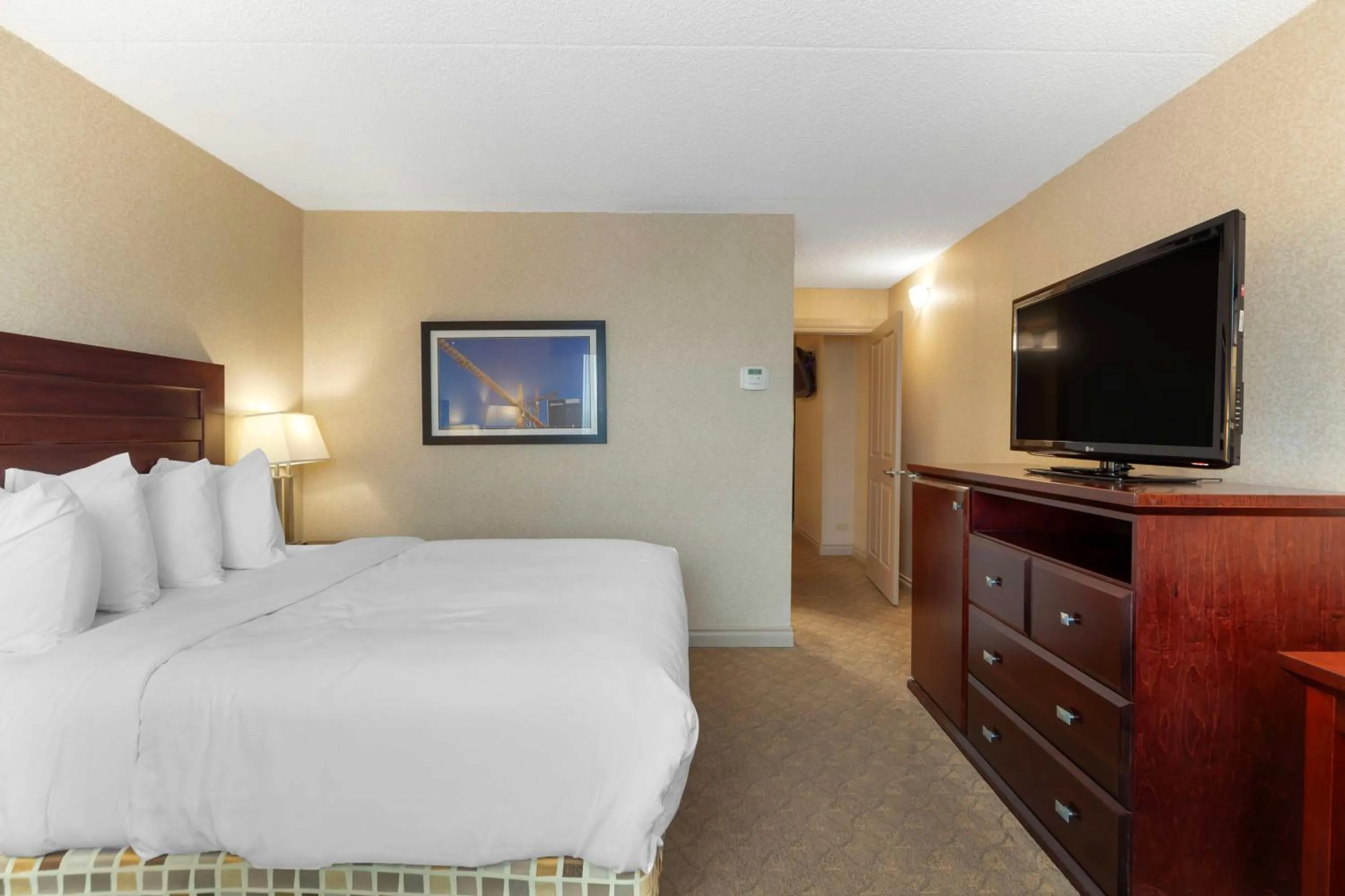 Bedroom, Bed in Best Western PLUS City Centre Inn