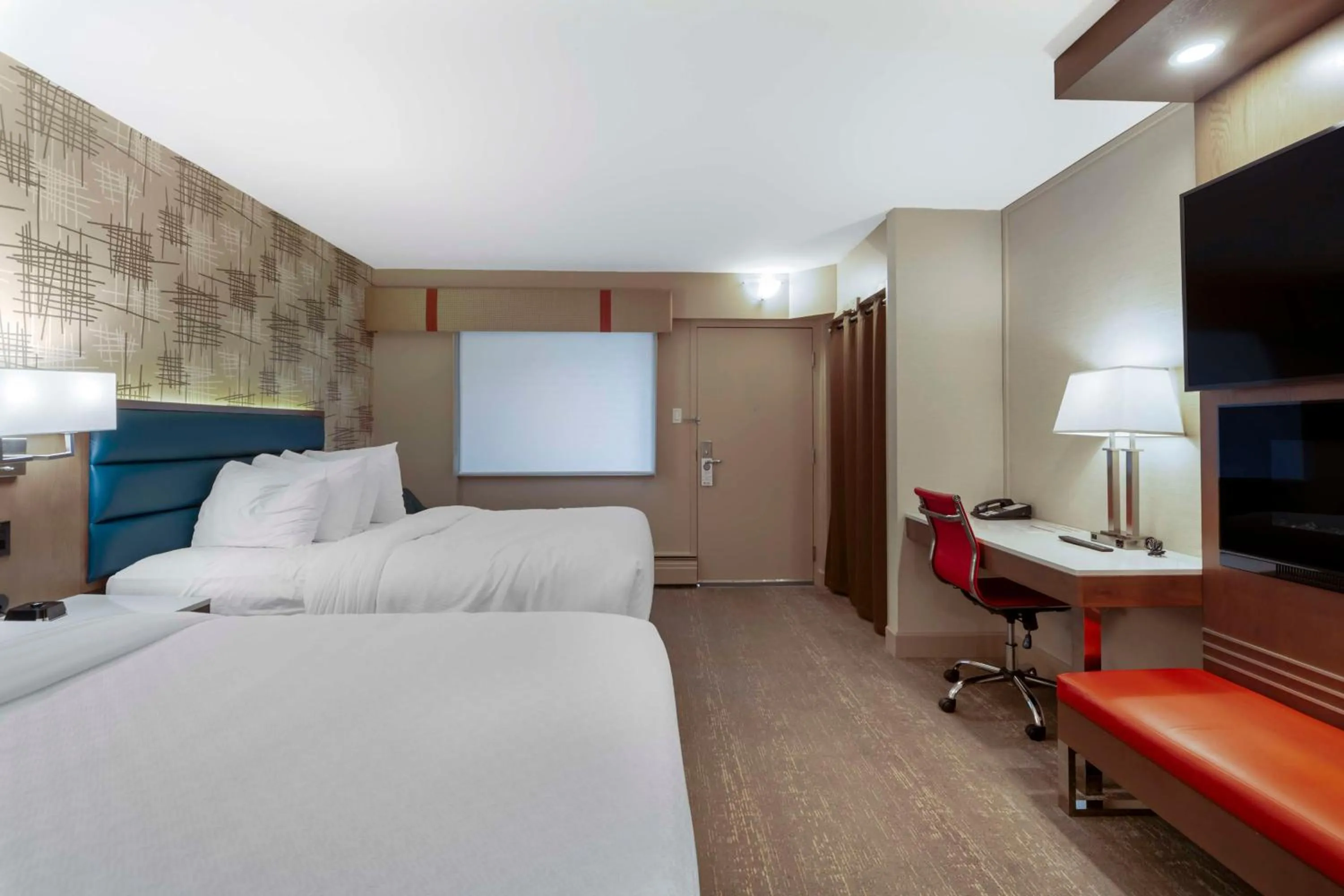 Bedroom, Bed in Best Western PLUS City Centre Inn