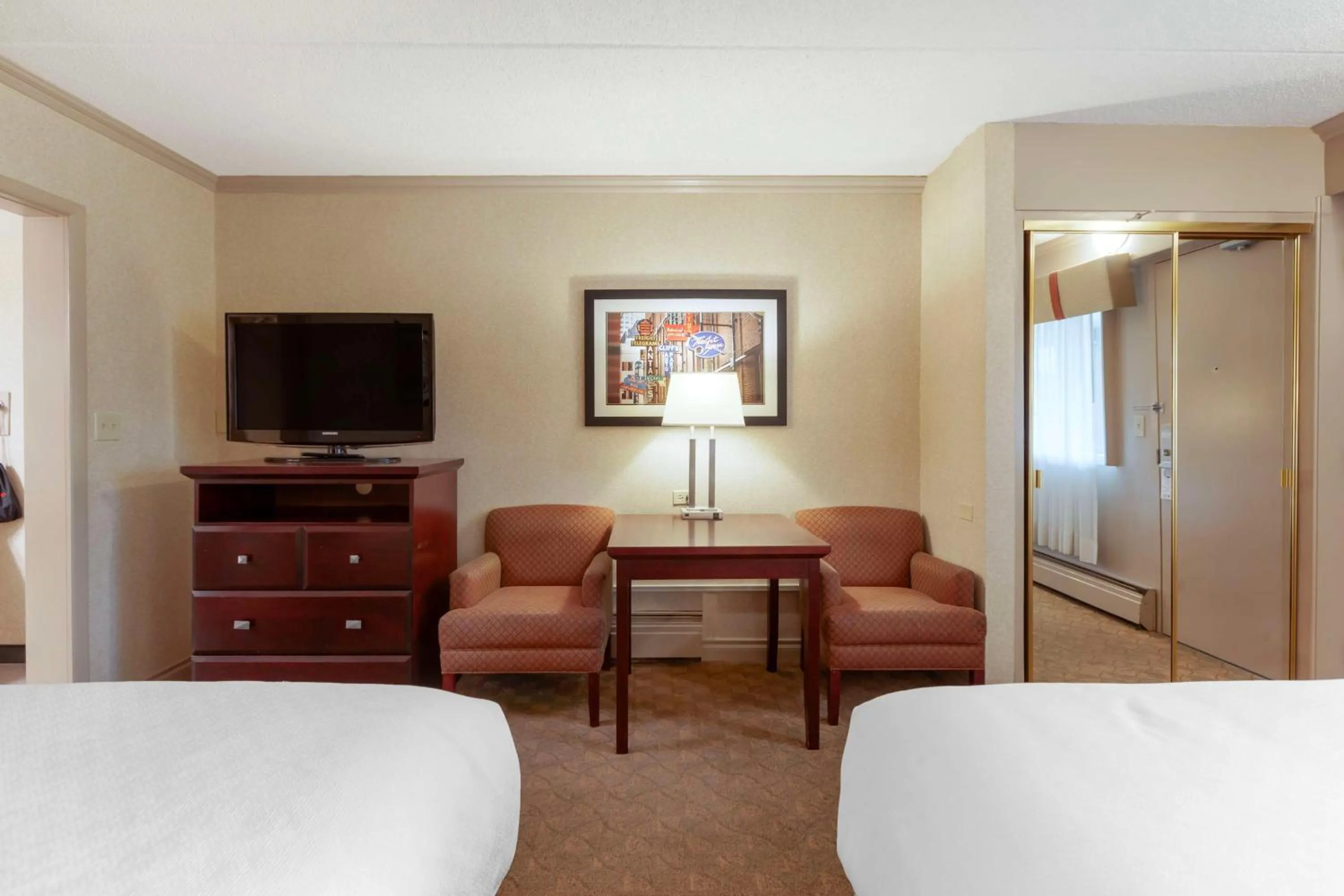 Bedroom, Bed in Best Western PLUS City Centre Inn