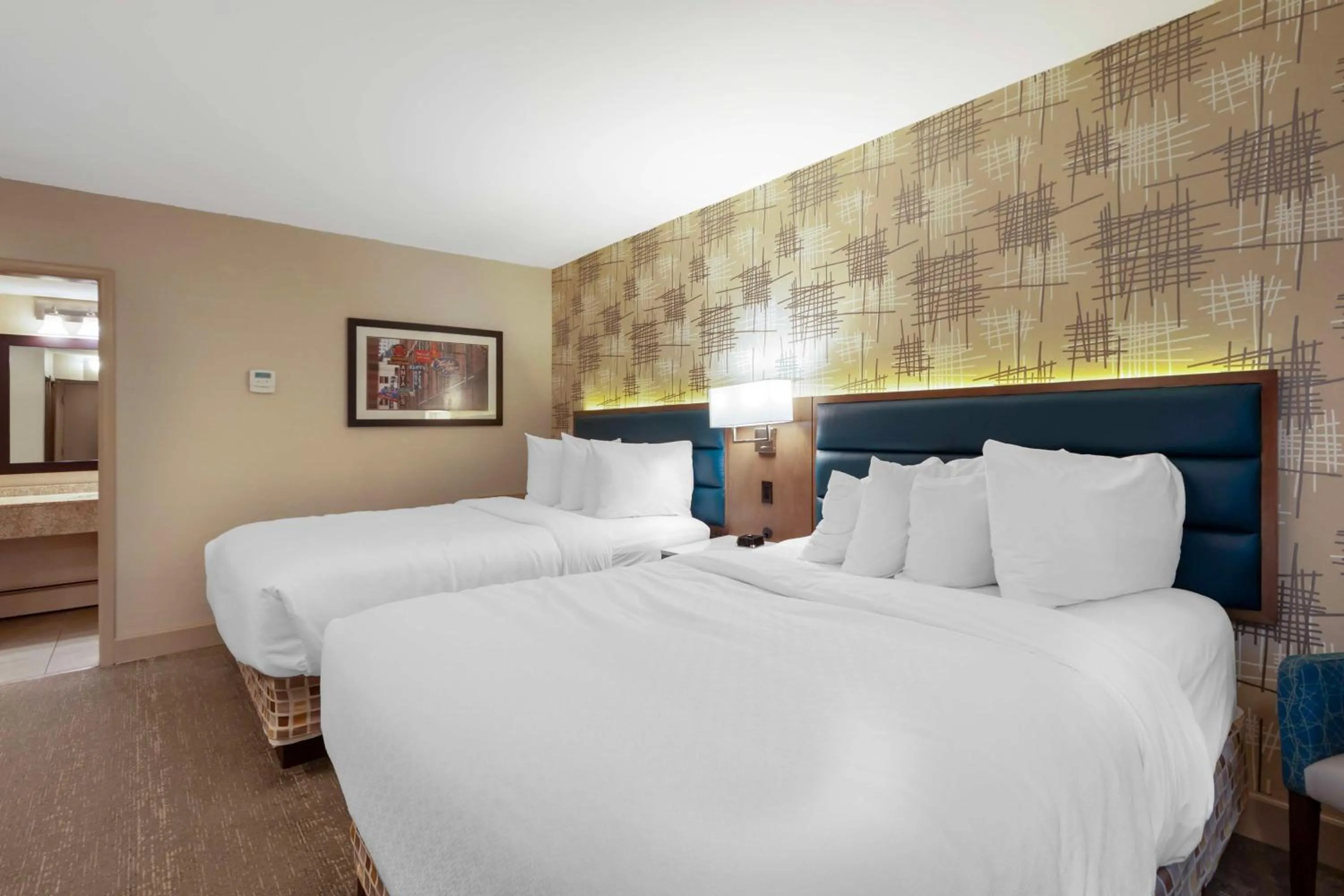 Bedroom, Bed in Best Western PLUS City Centre Inn