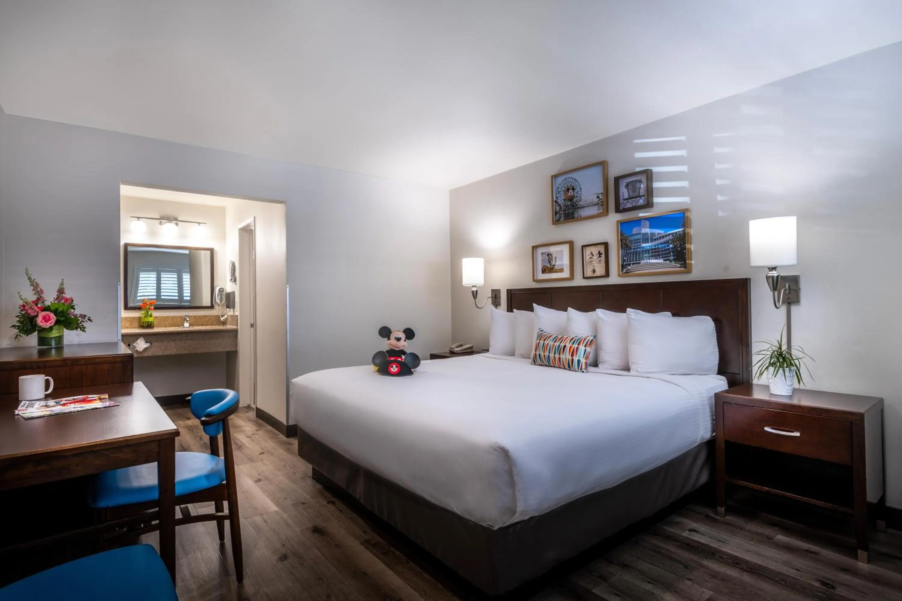 Photo of the whole room, Bed in Alpine Inn near Convention Center and the Park