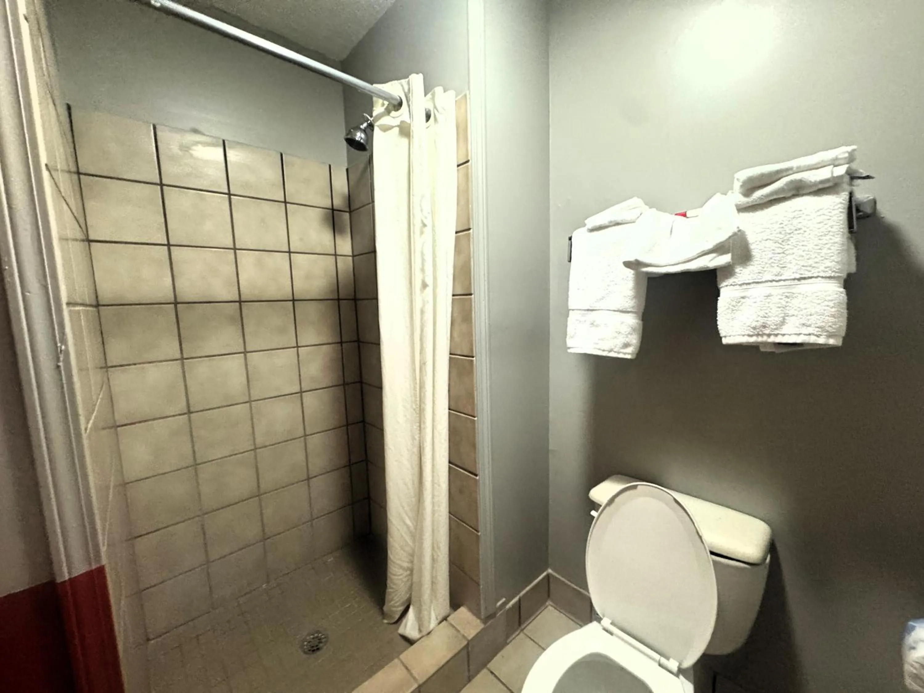 Bathroom in Super 8 by Wyndham Kosciusko