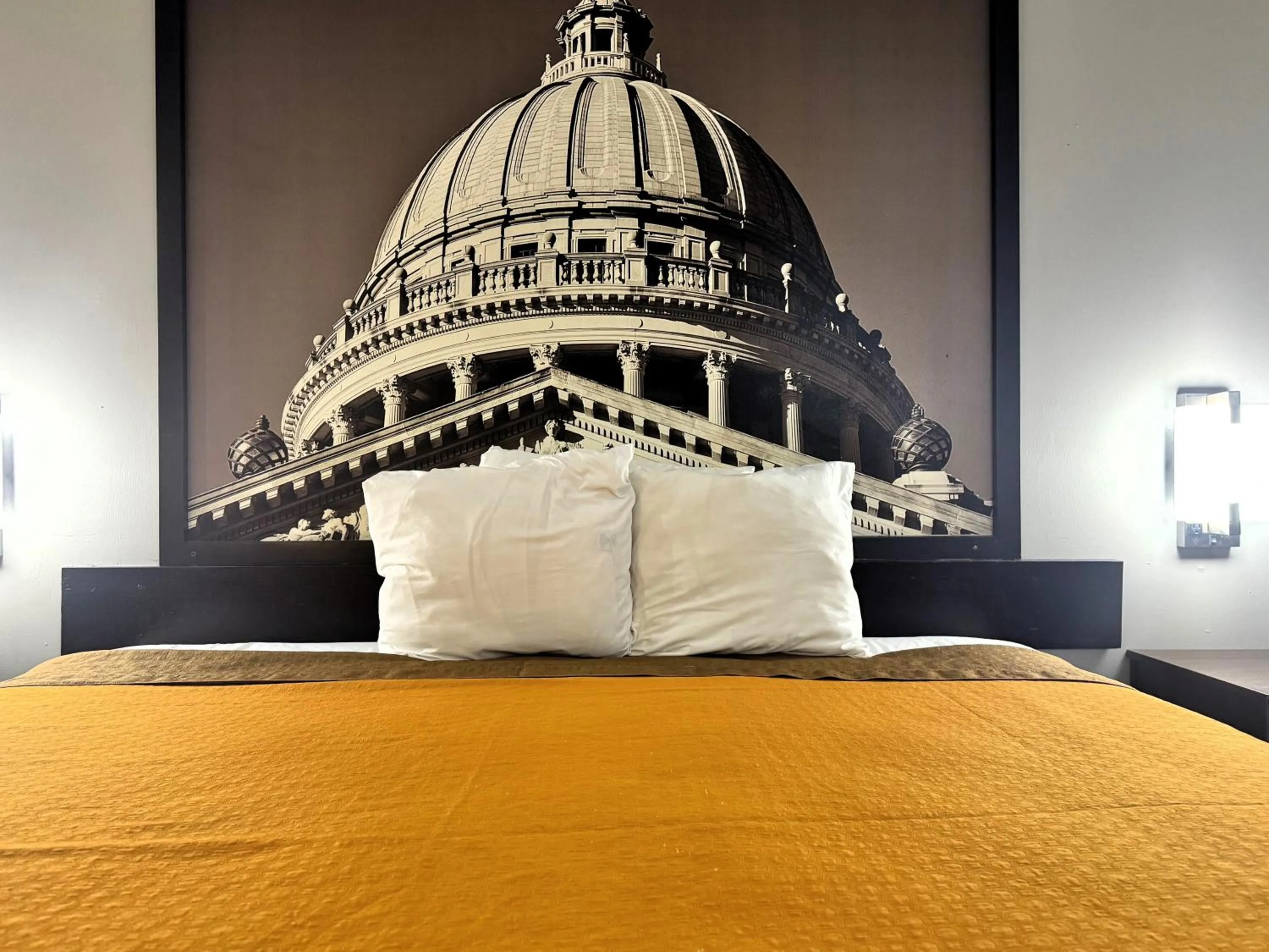 Bed in Super 8 by Wyndham Kosciusko