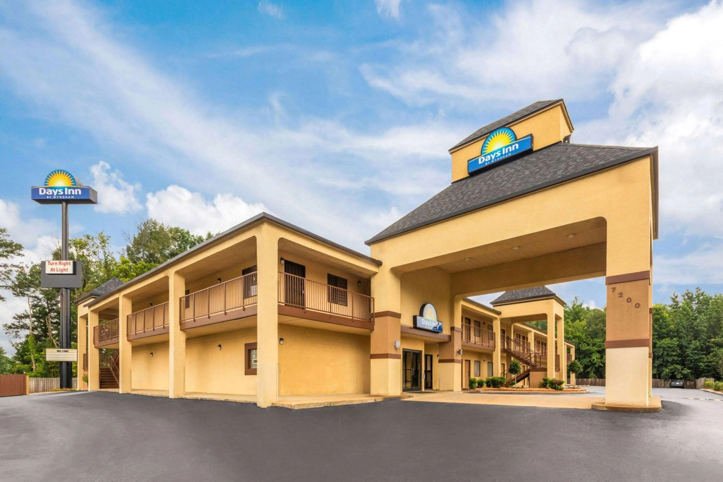 Property building in Days Inn by Wyndham North Little Rock Maumelle