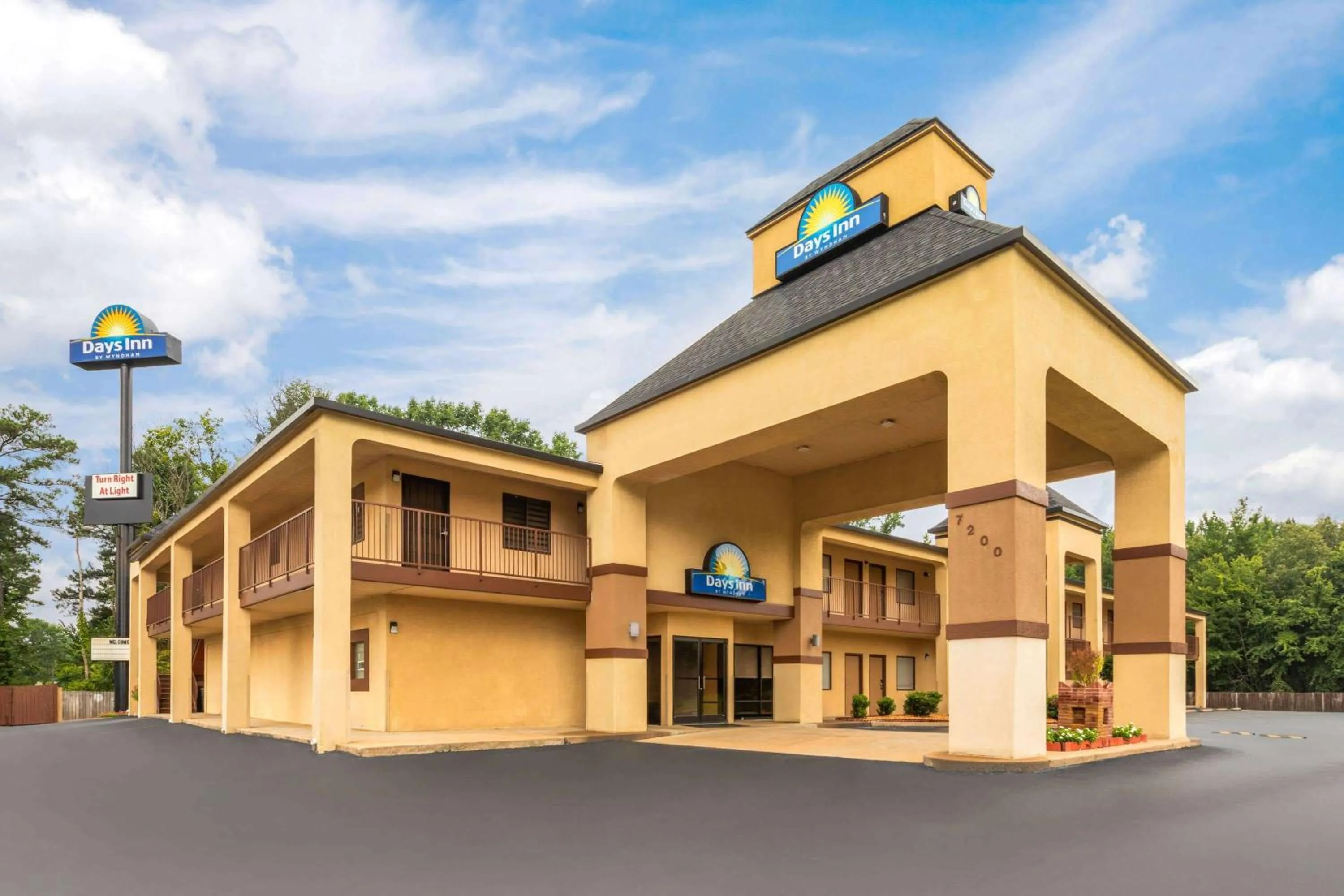 Property building in Days Inn by Wyndham North Little Rock Maumelle