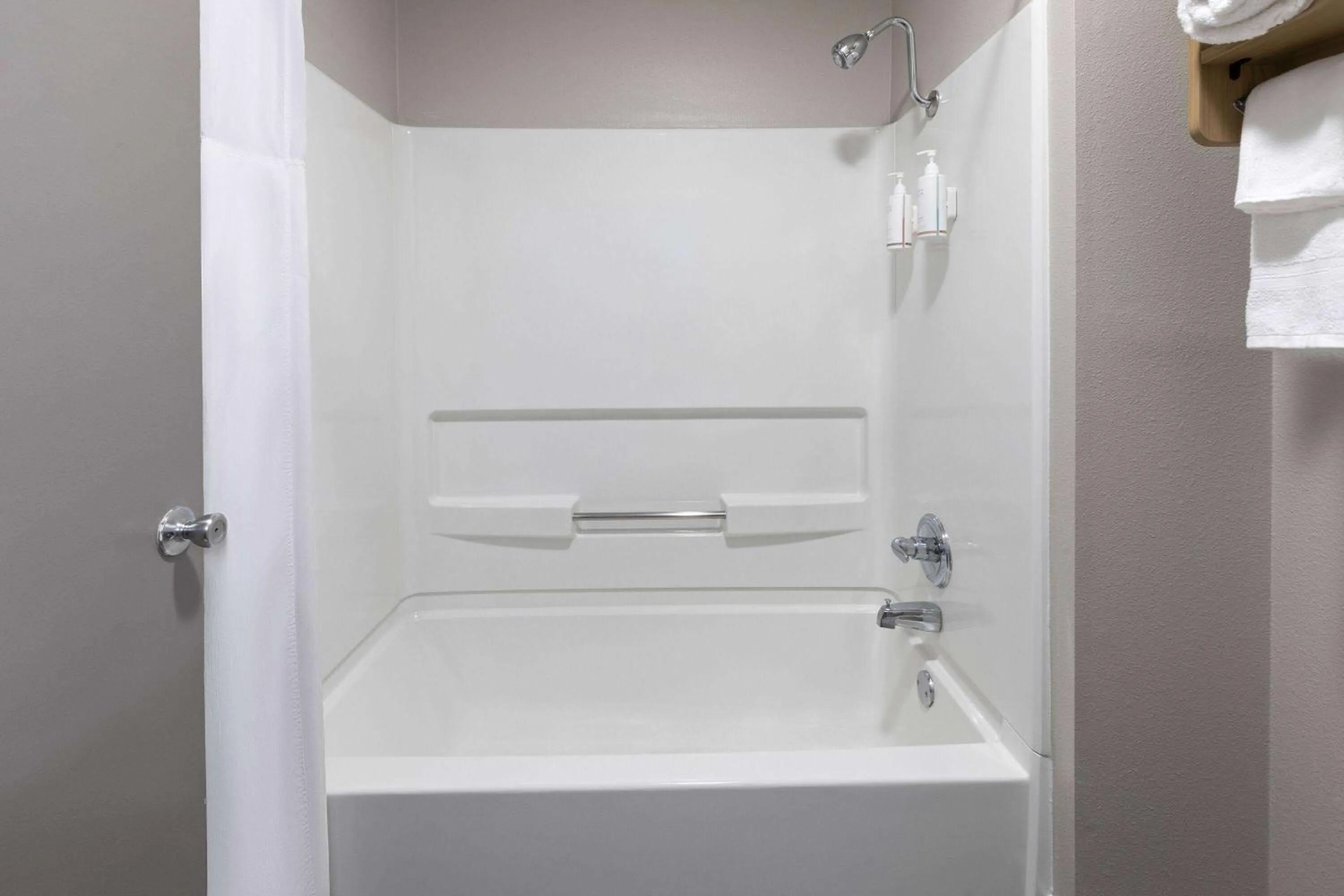 Bathroom in Days Inn by Wyndham North Little Rock Maumelle