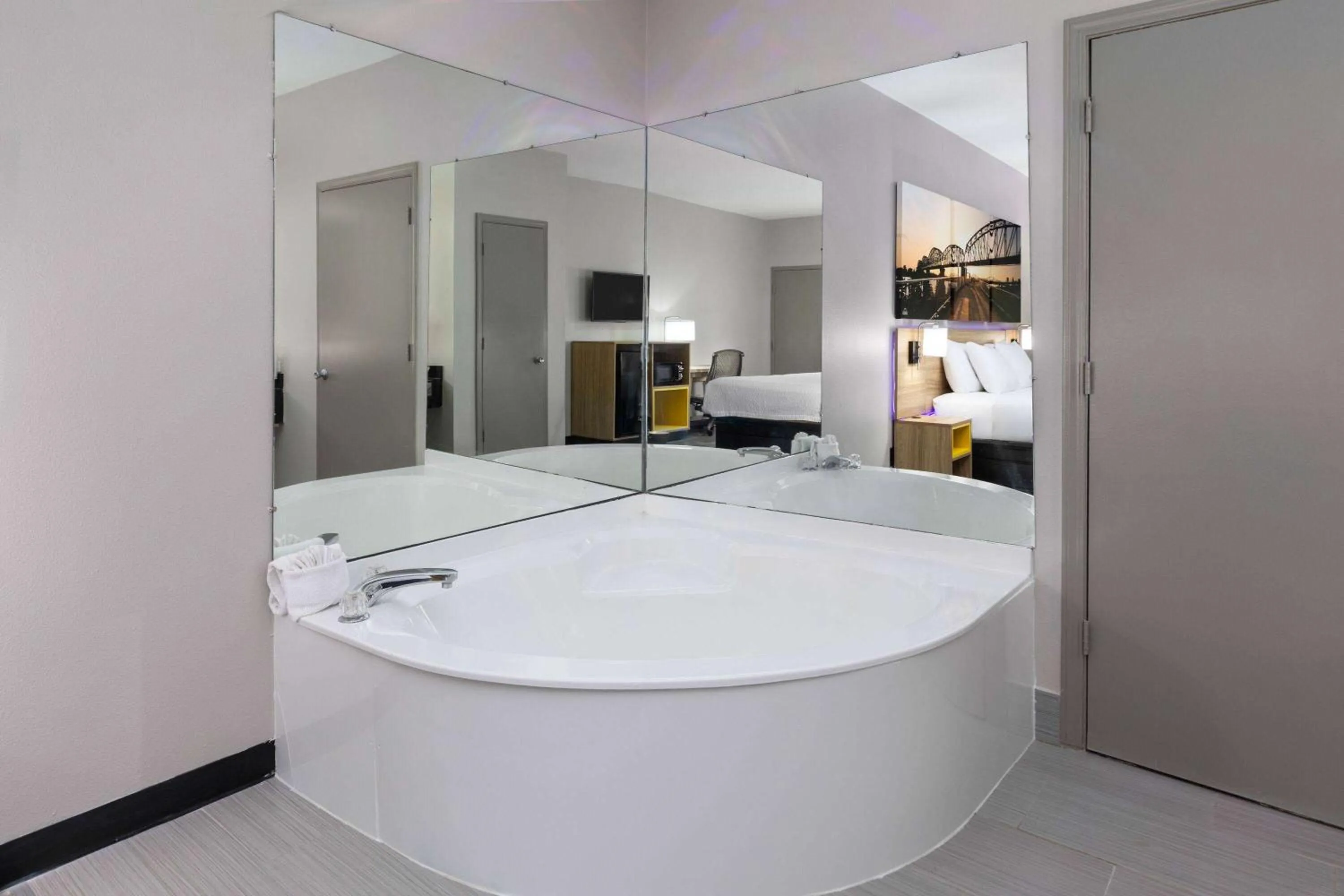 Bath in Days Inn by Wyndham North Little Rock Maumelle