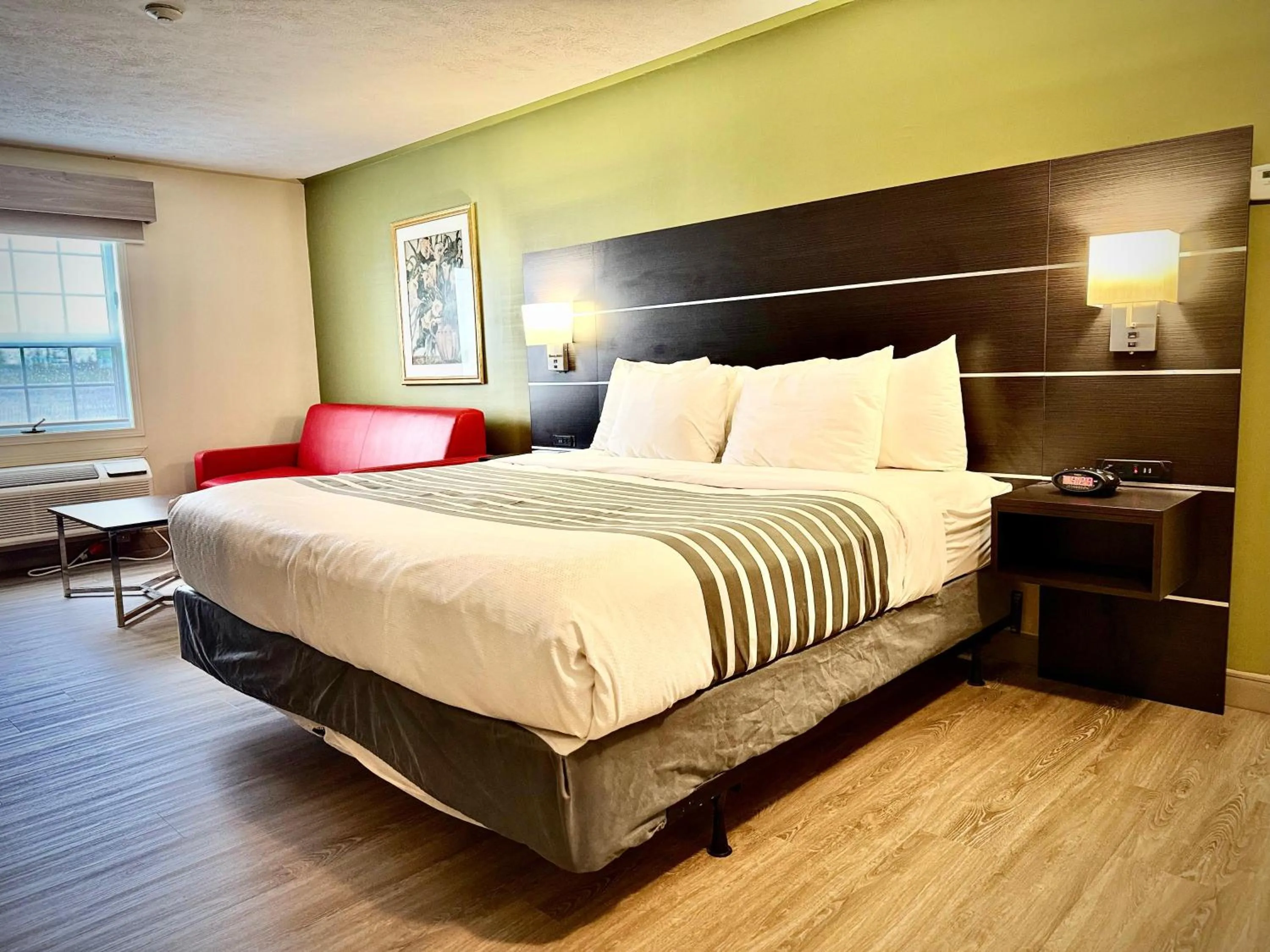 Bed in SureStay Plus Hotel by Best Western Kincardine