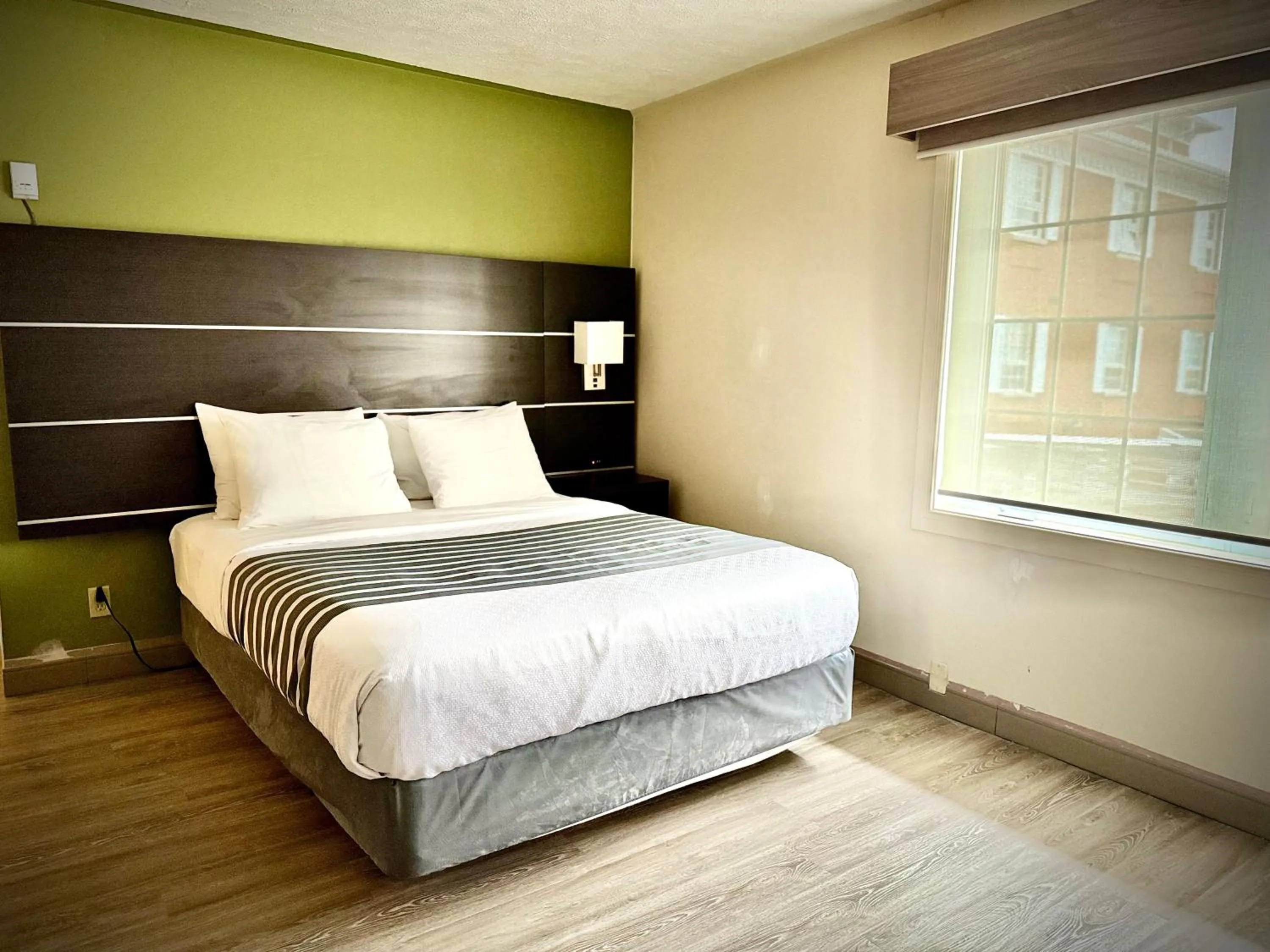 Bed in SureStay Plus Hotel by Best Western Kincardine