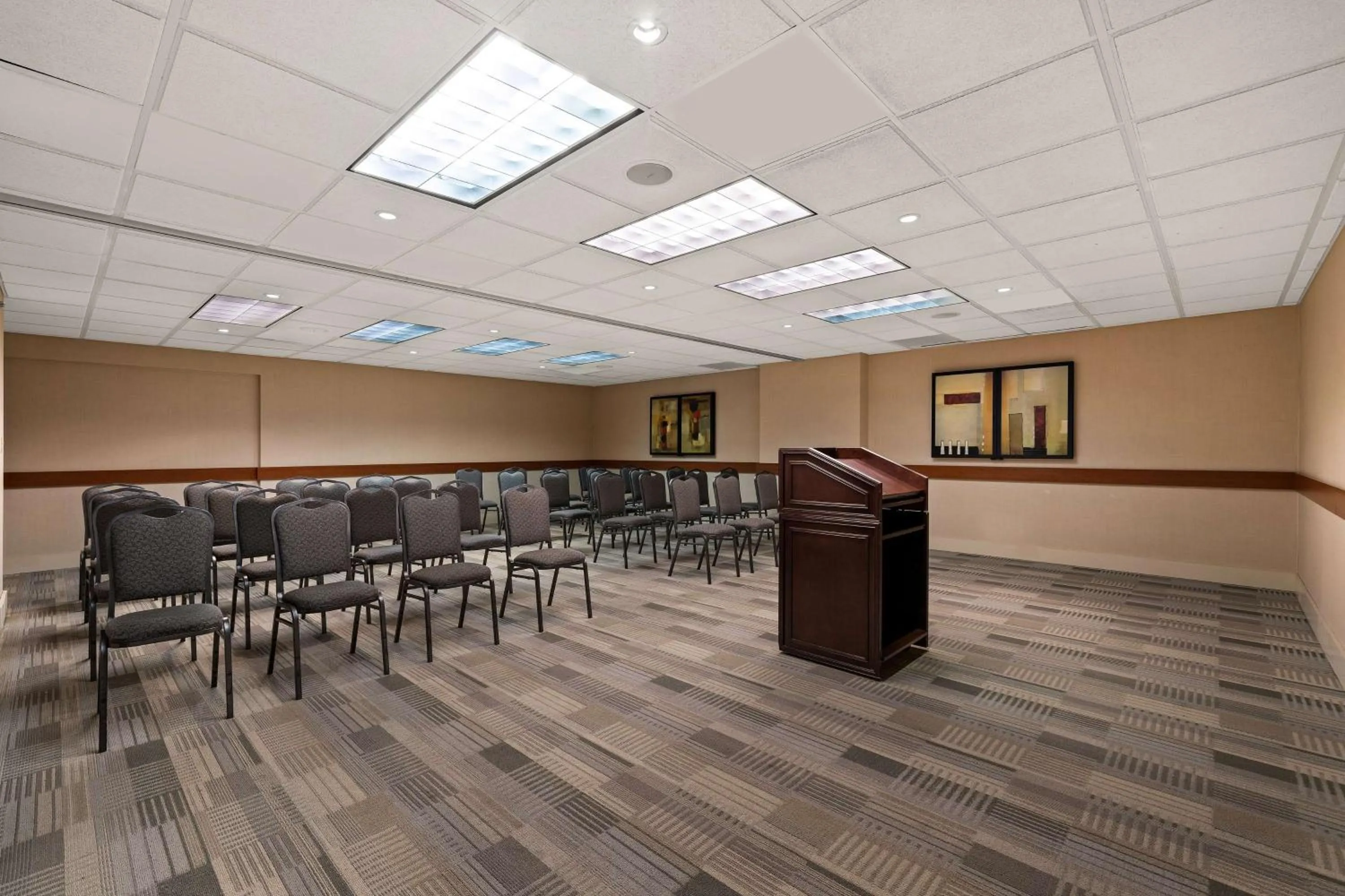 Meeting/conference room in Best Western Plus Orangeville Inn & Suites
