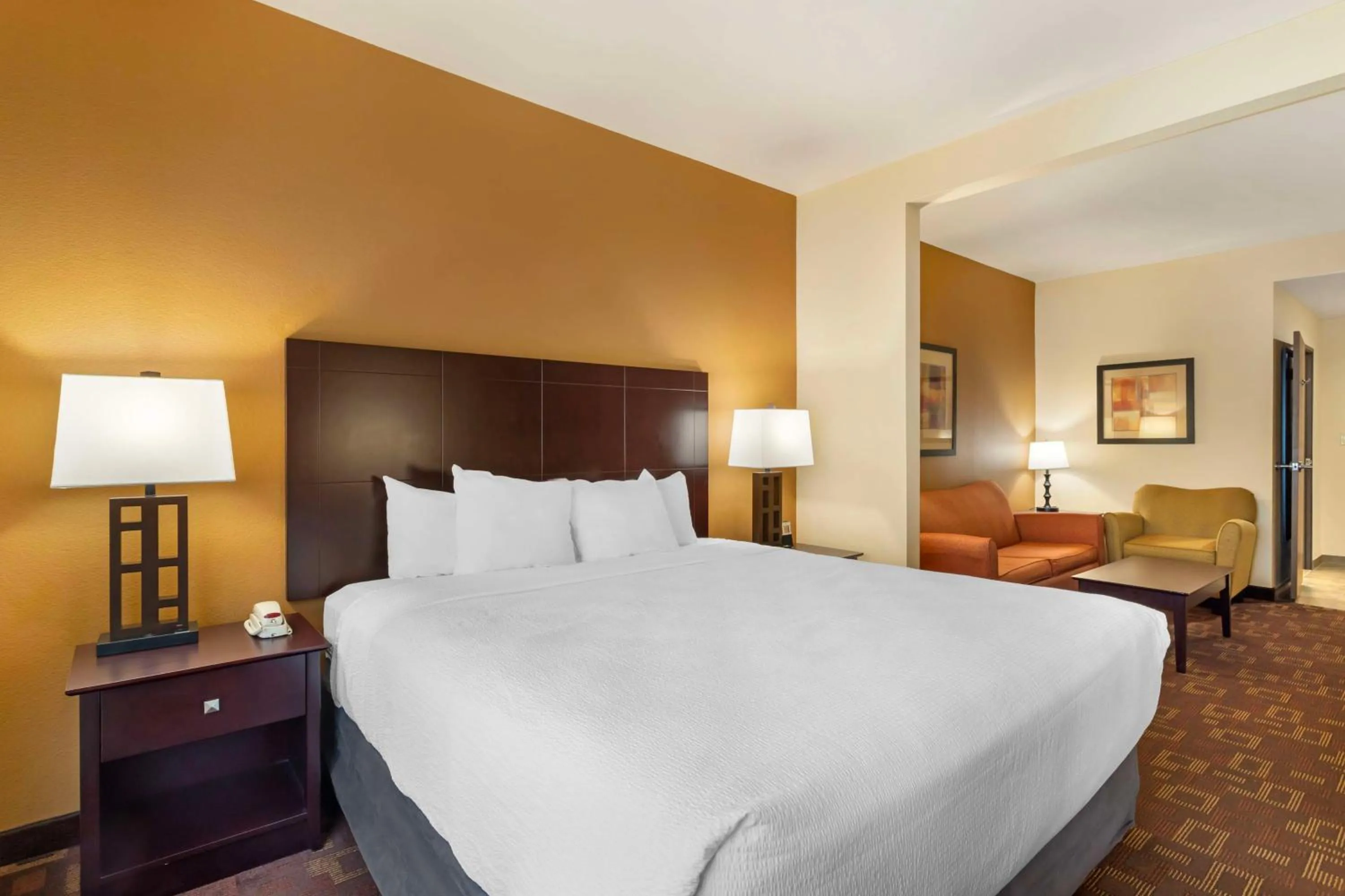 Photo of the whole room, Bed in Best Western Plus Goliad Inn & Suites