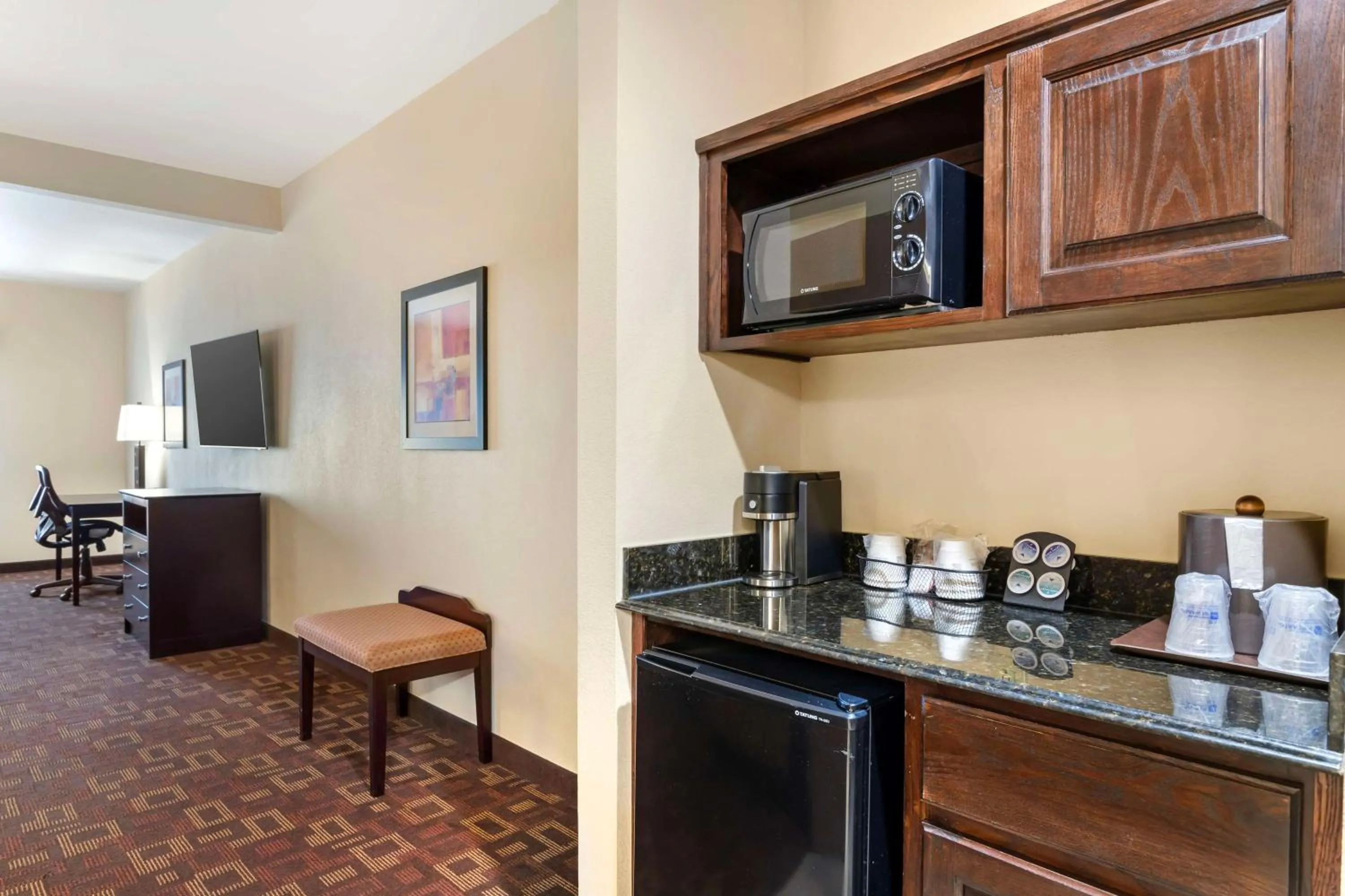 Photo of the whole room in Best Western Plus Goliad Inn & Suites