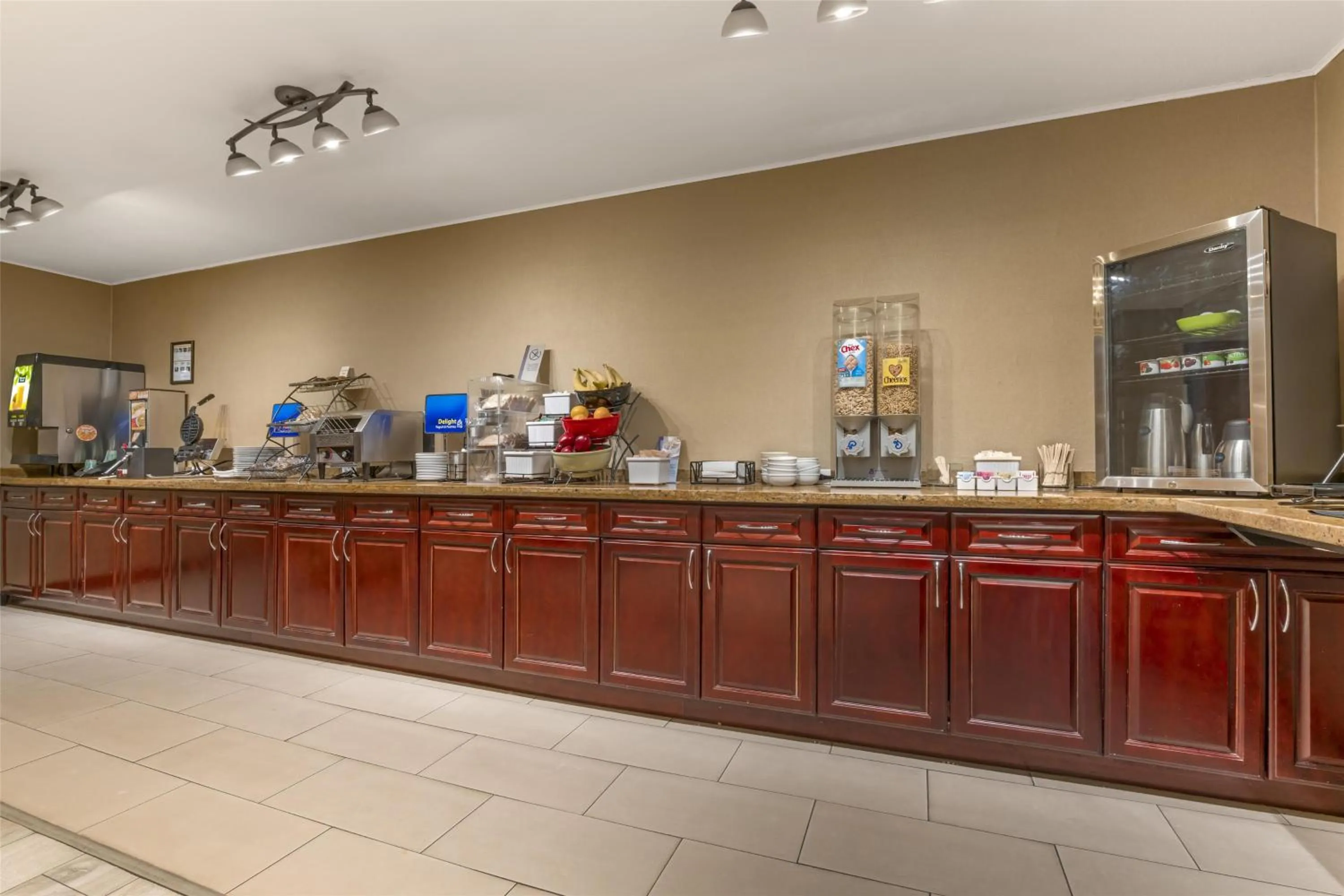 Breakfast in Best Western Terrace Inn