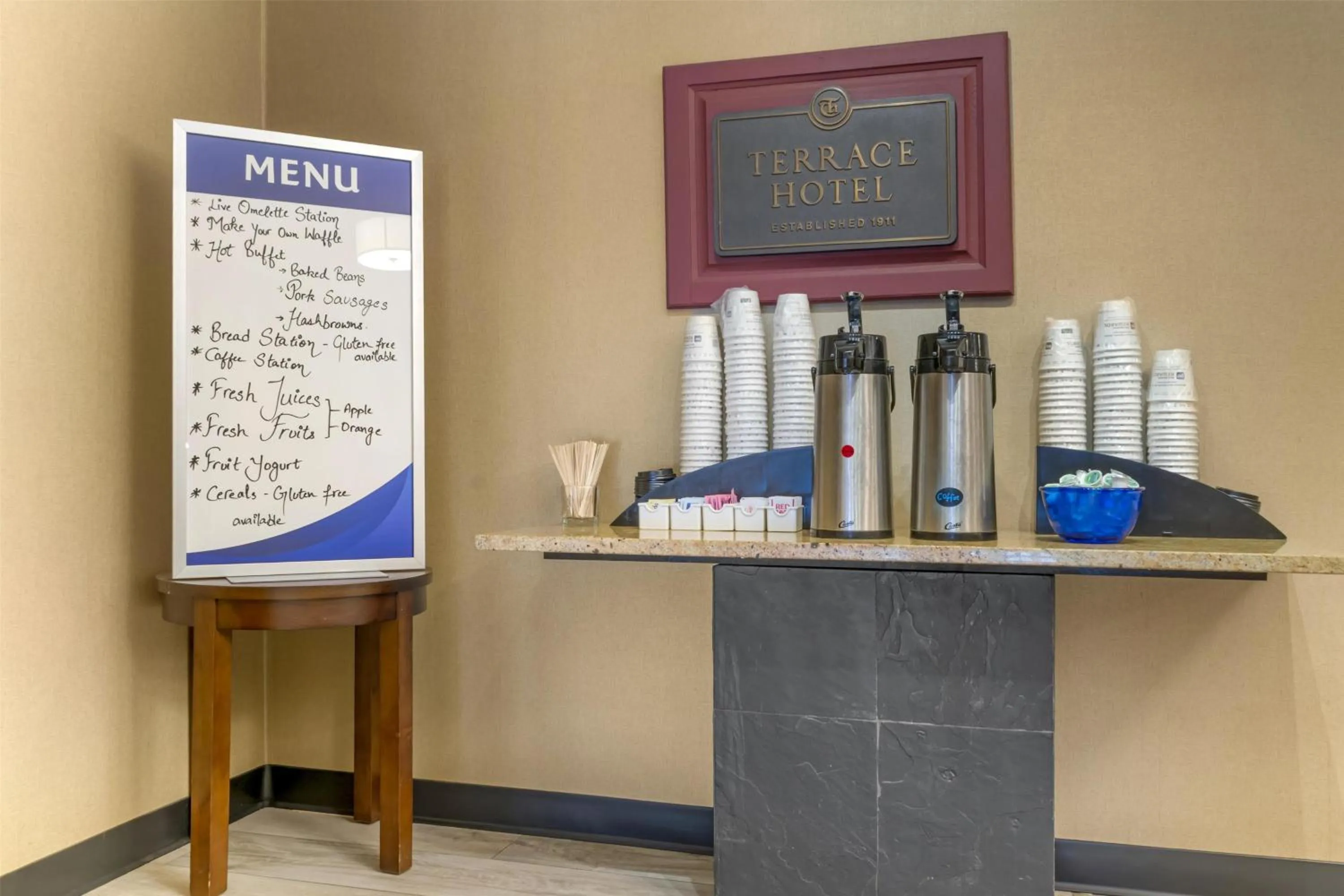 Breakfast in Best Western Terrace Inn