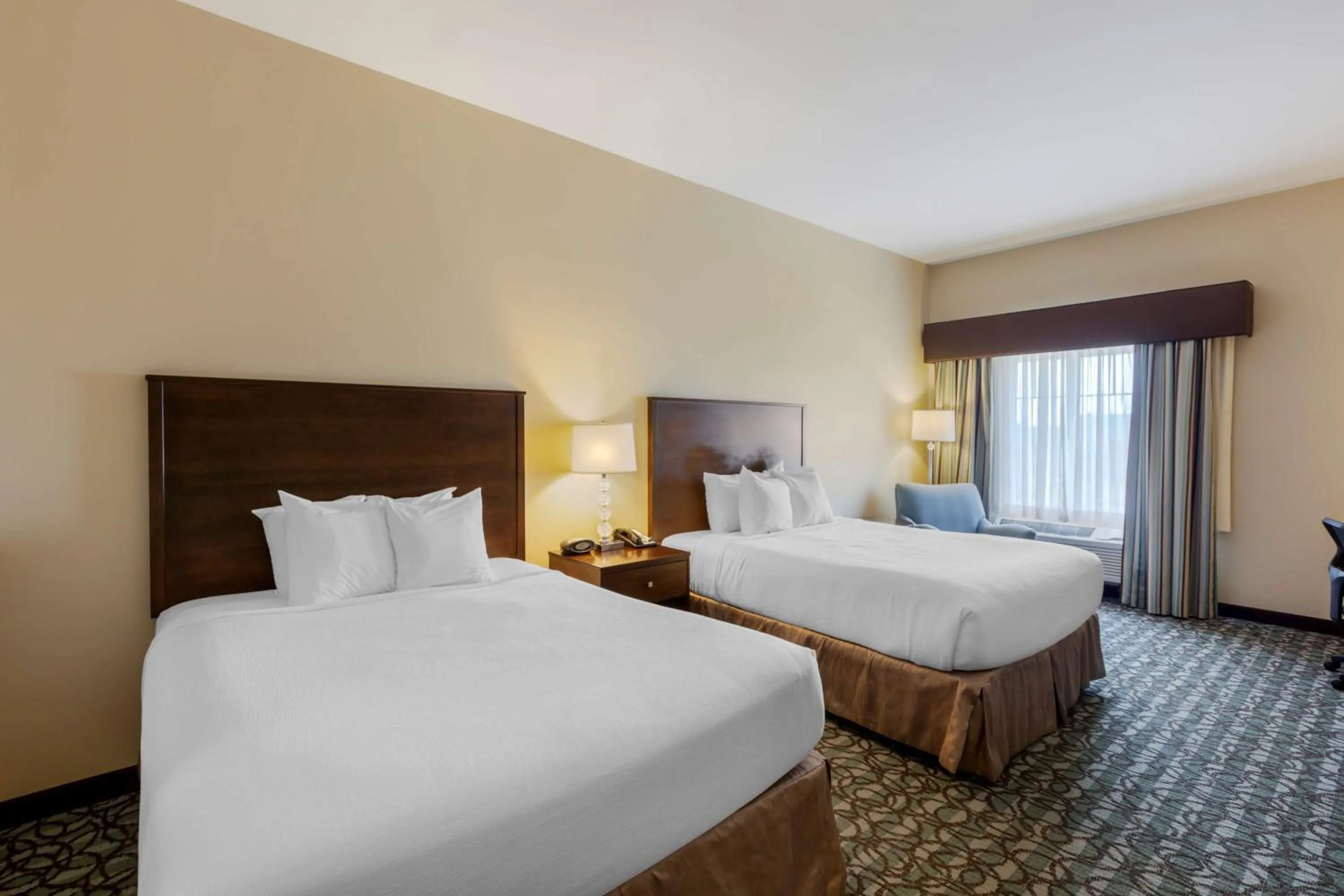 Bedroom, Bed in Best Western Plus Walkerton Hotel & Conference Centre