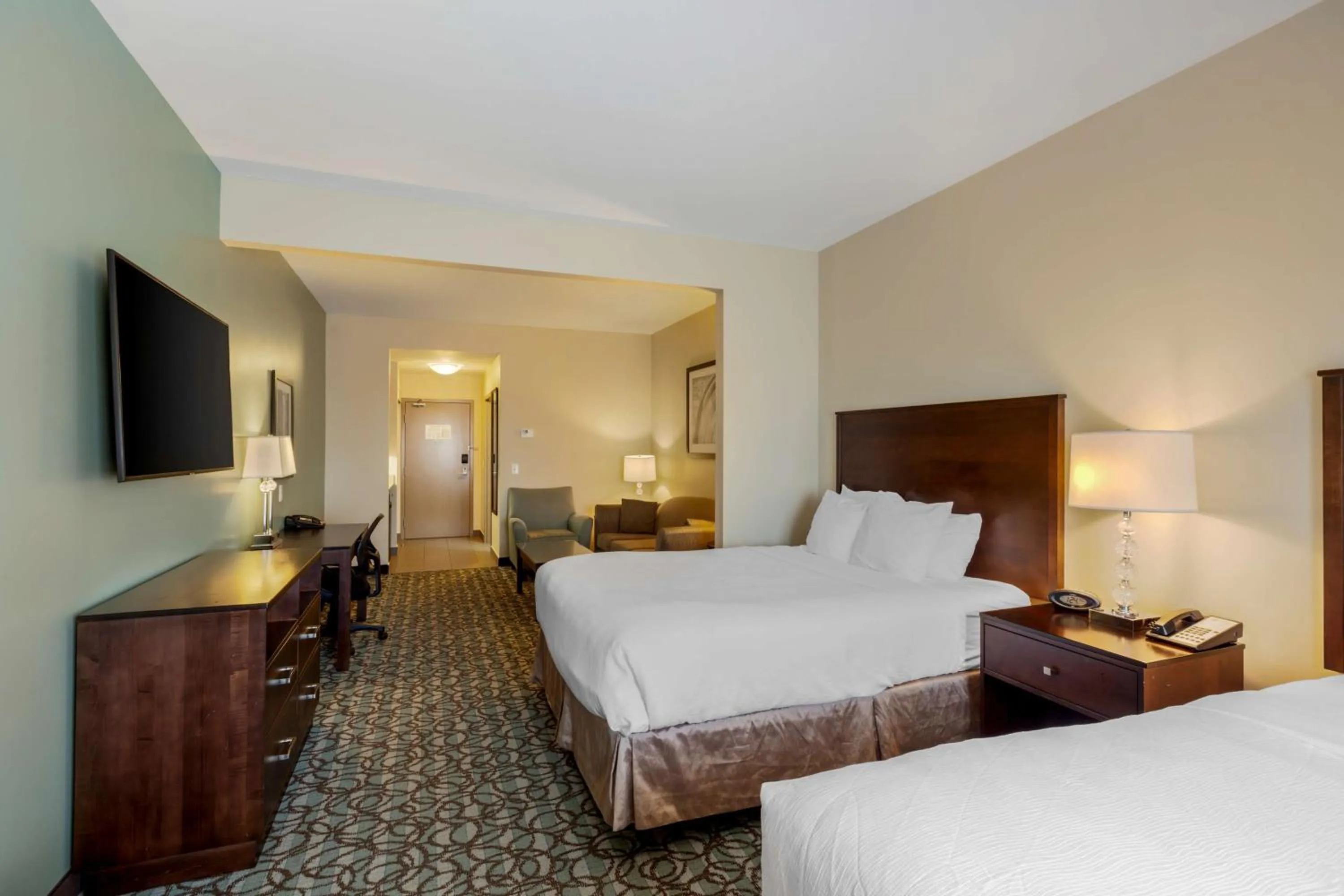 Photo of the whole room, Bed in Best Western Plus Walkerton Hotel & Conference Centre