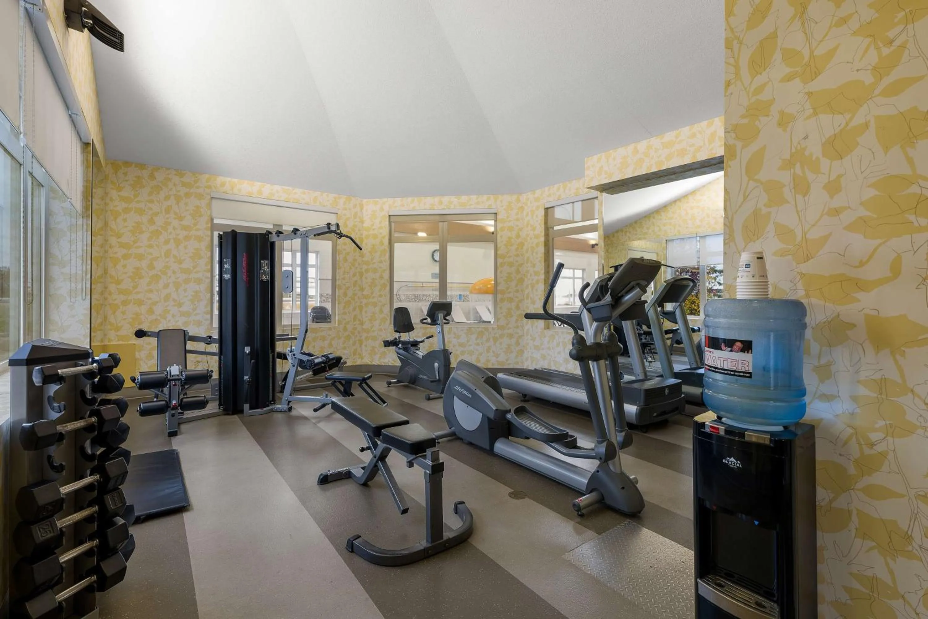 Fitness centre/facilities in Best Western Sunrise Inn & Suites