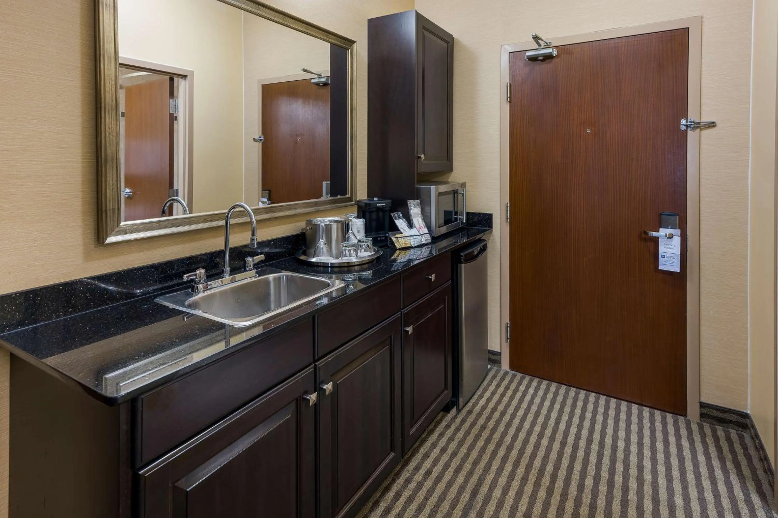 Bedroom in Best Western Sunrise Inn & Suites