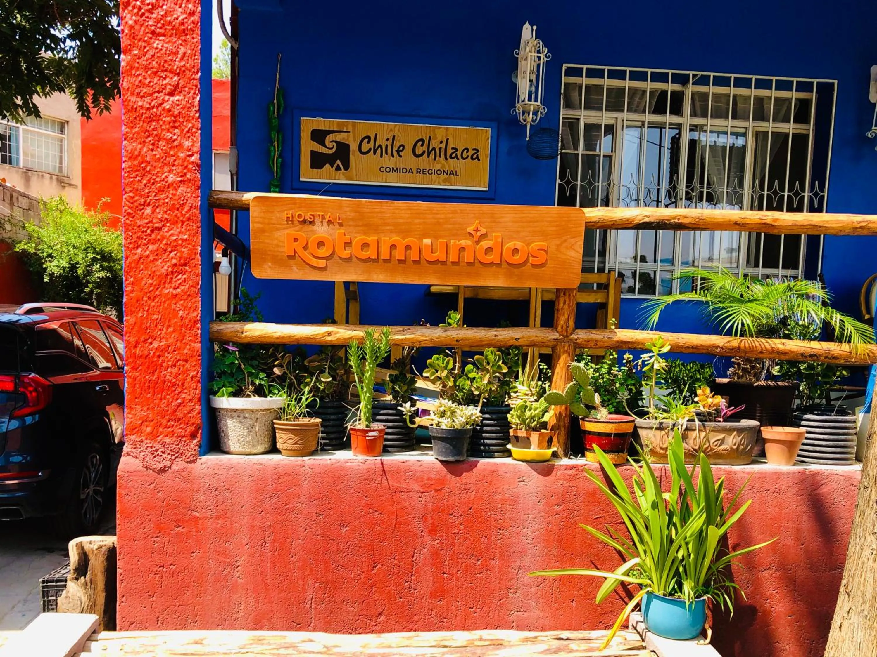 Logo/Certificate/Sign in Hostal Kuira Bá by Rotamundos