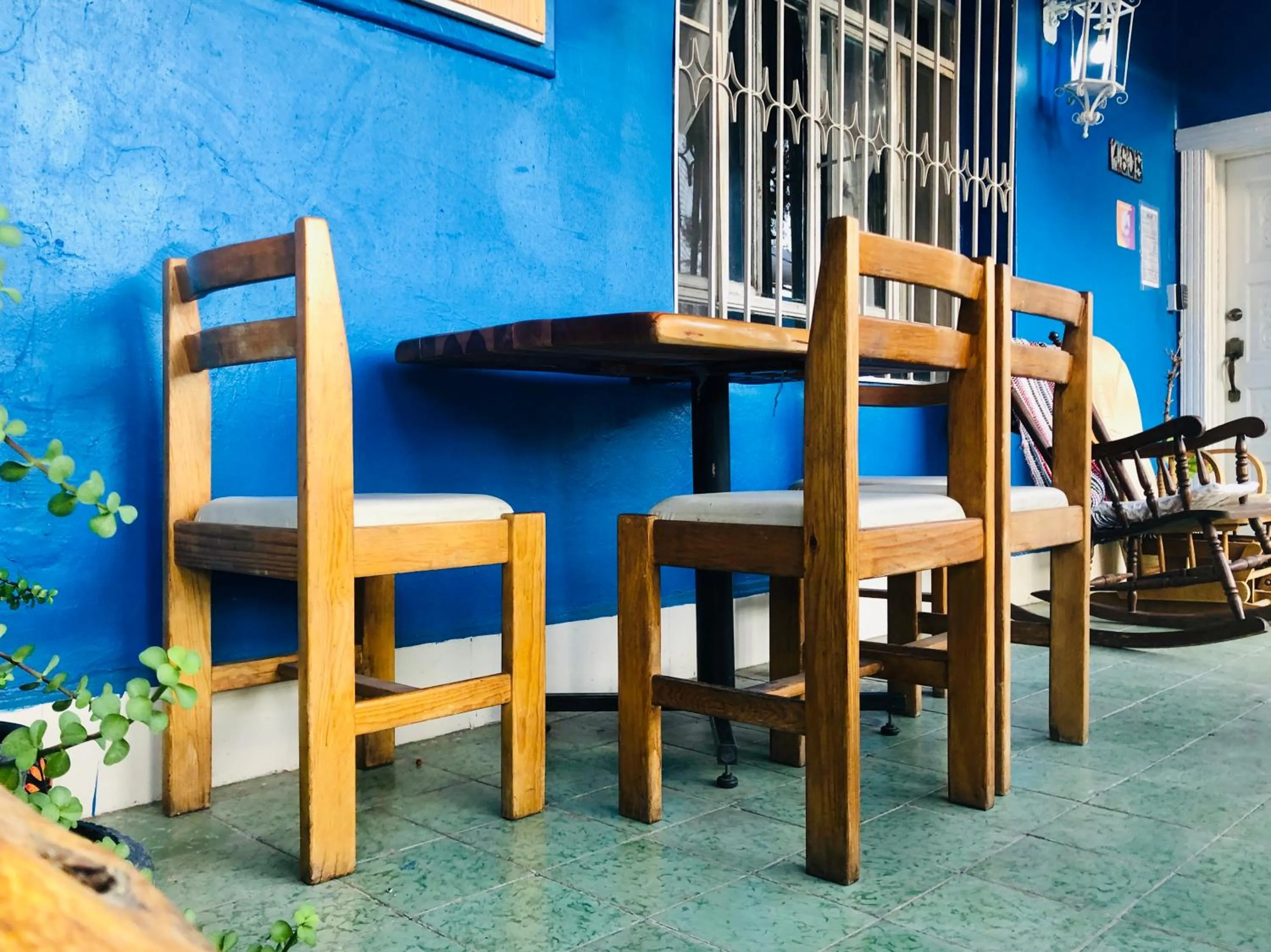 Seating area in Hostal Kuira Bá by Rotamundos