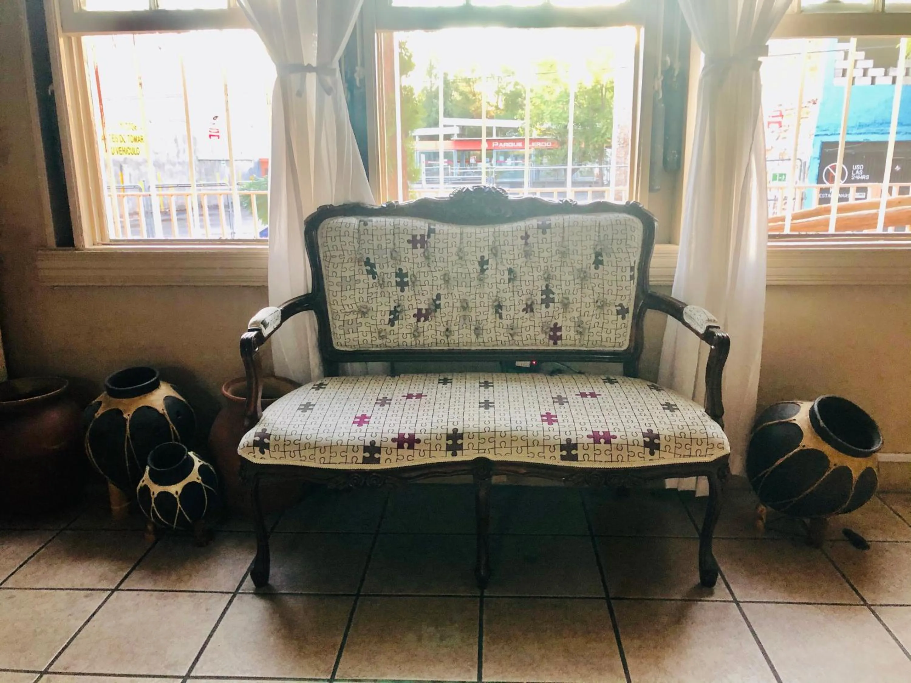Seating area in Hostal Kuira Bá by Rotamundos