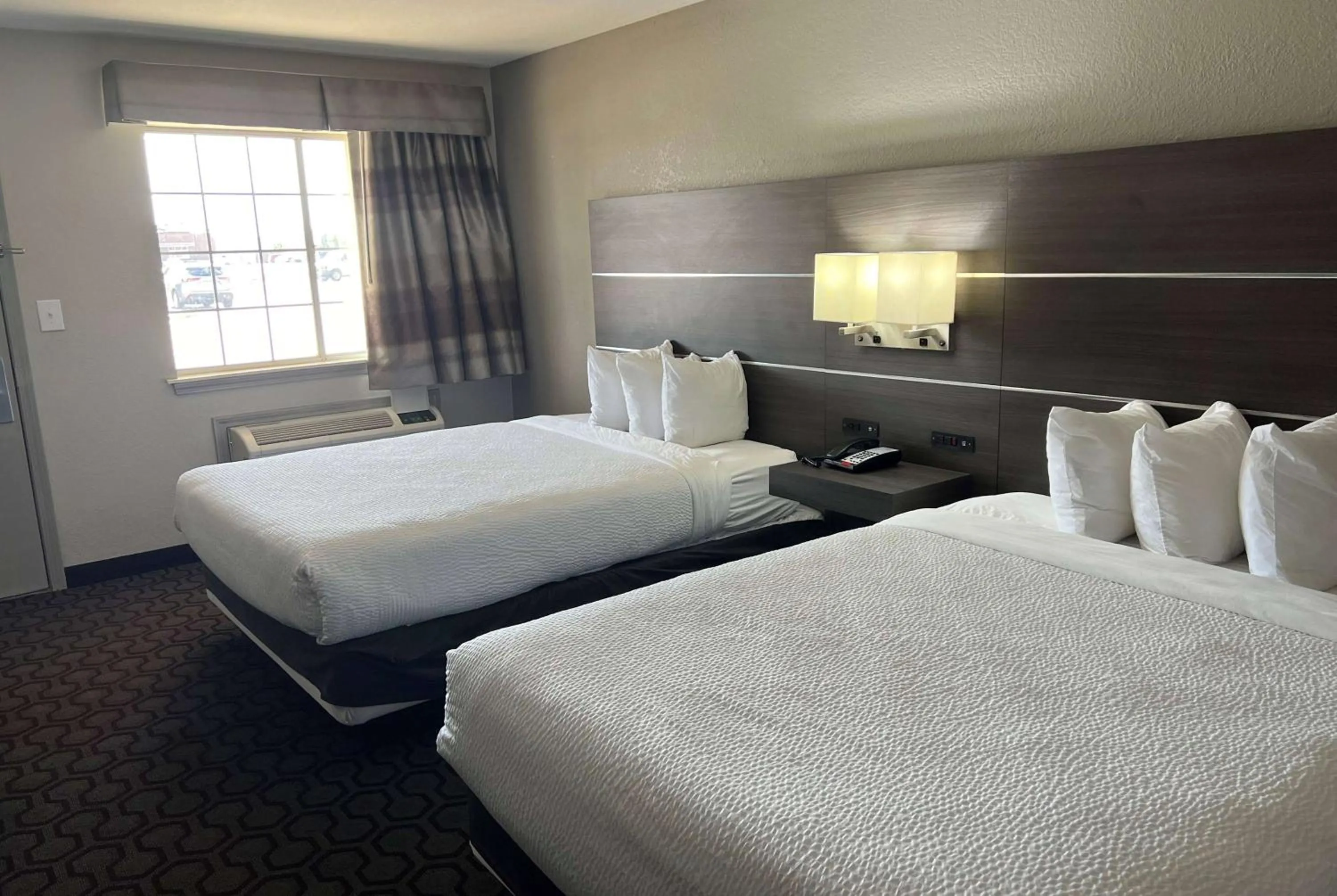 Photo of the whole room, Bed in Days Inn by Wyndham Wagoner