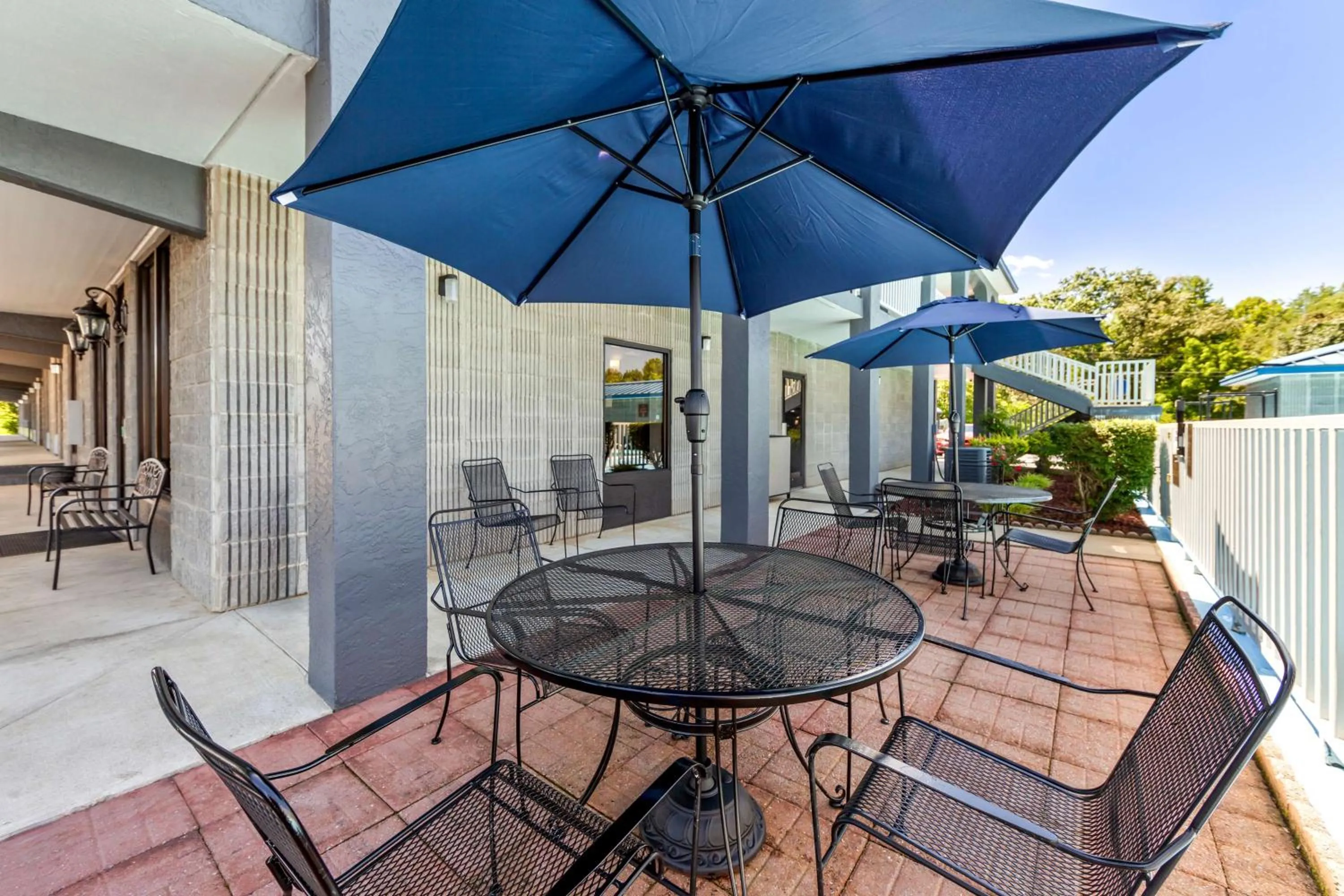 Property building in Best Western Wilderness Trail Inn