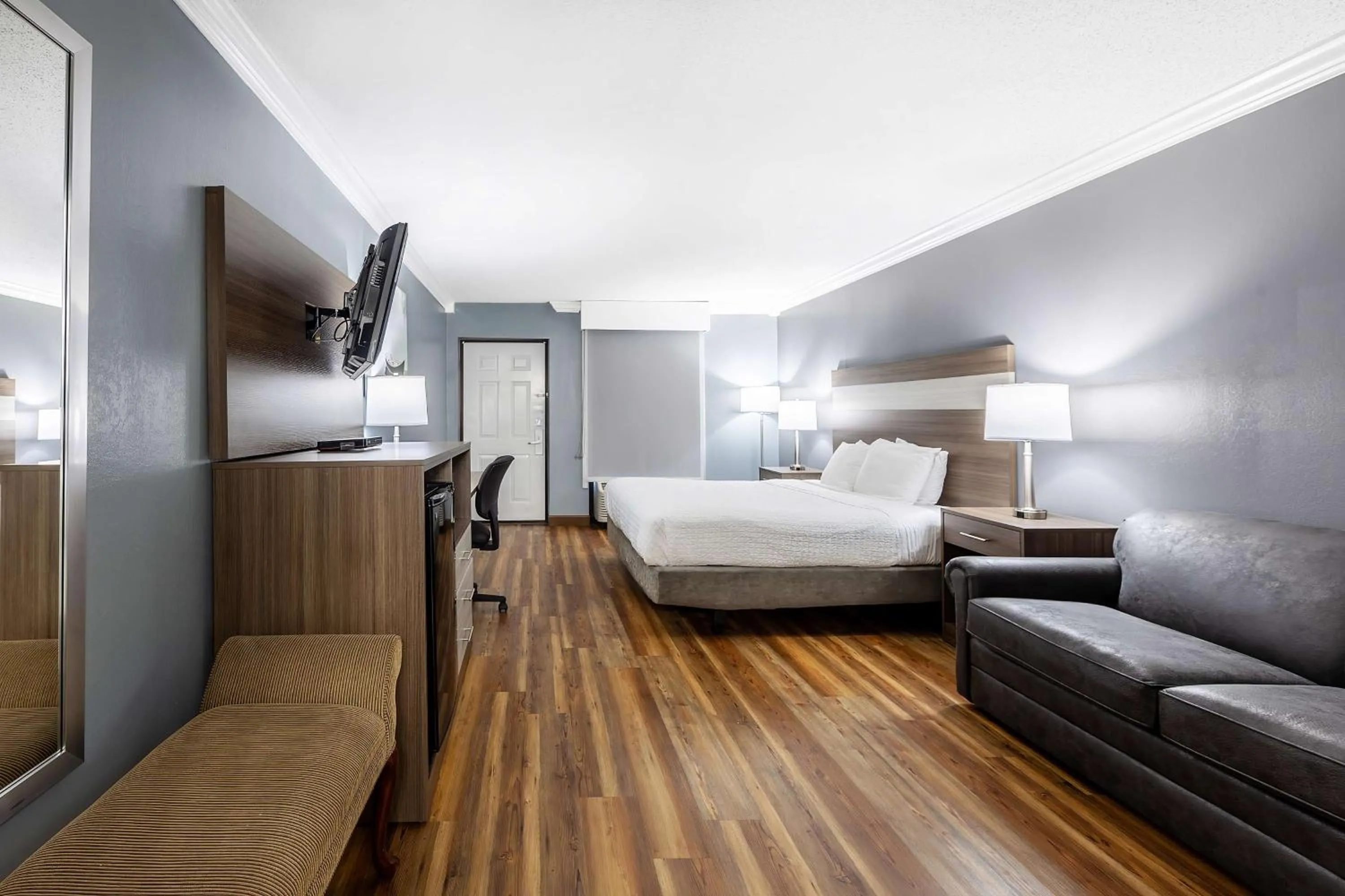 Bedroom, Bed in Best Western Wilderness Trail Inn