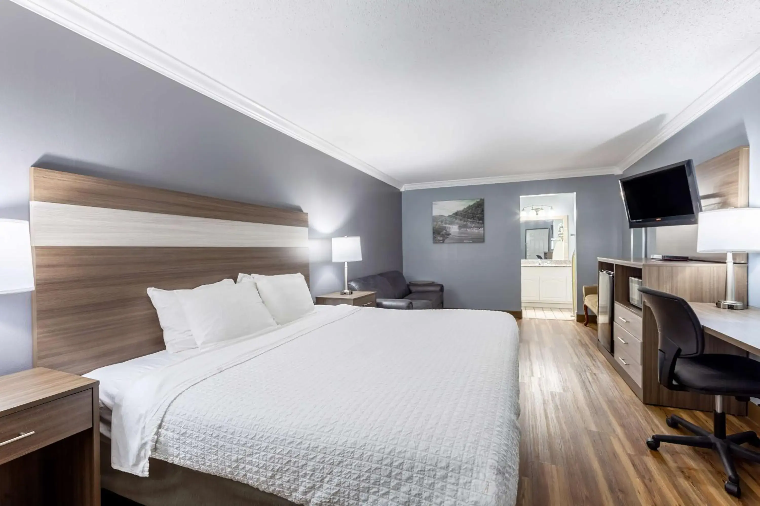 King Room with Sofa Bed - Non-Smoking in Quality Inn King Room with Sofa Bed - Non-Smoking in Quality Inn