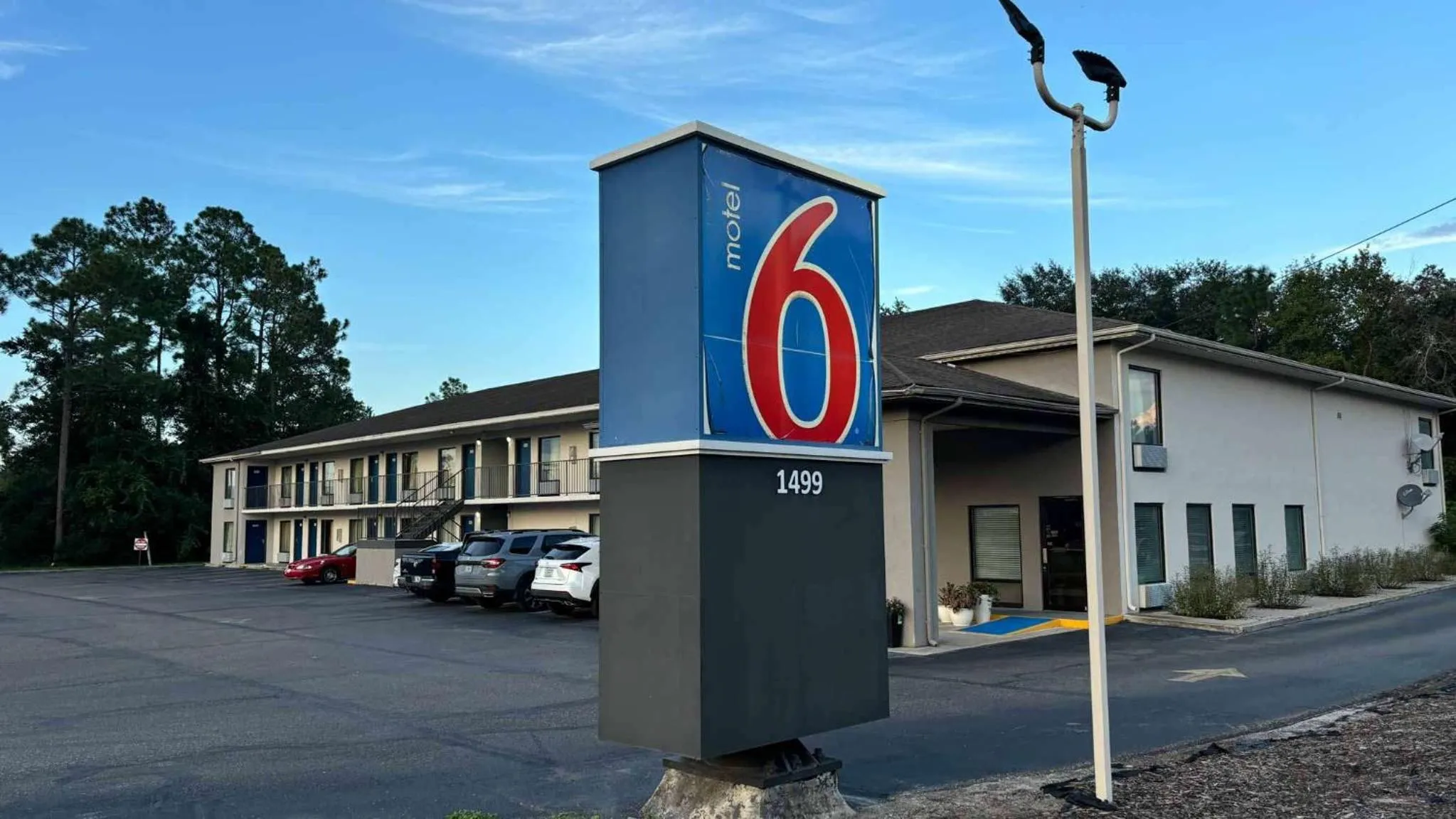 Property building in Motel 6-Macclenny, FL
