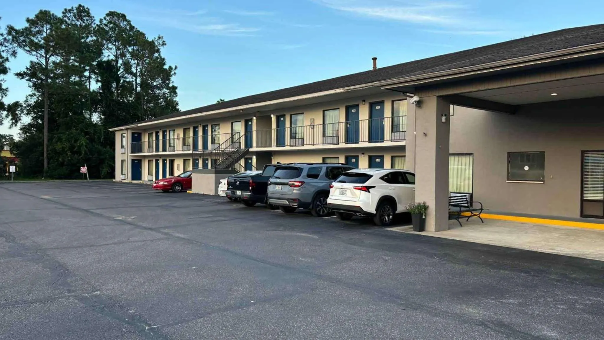 Property building in Motel 6-Macclenny, FL