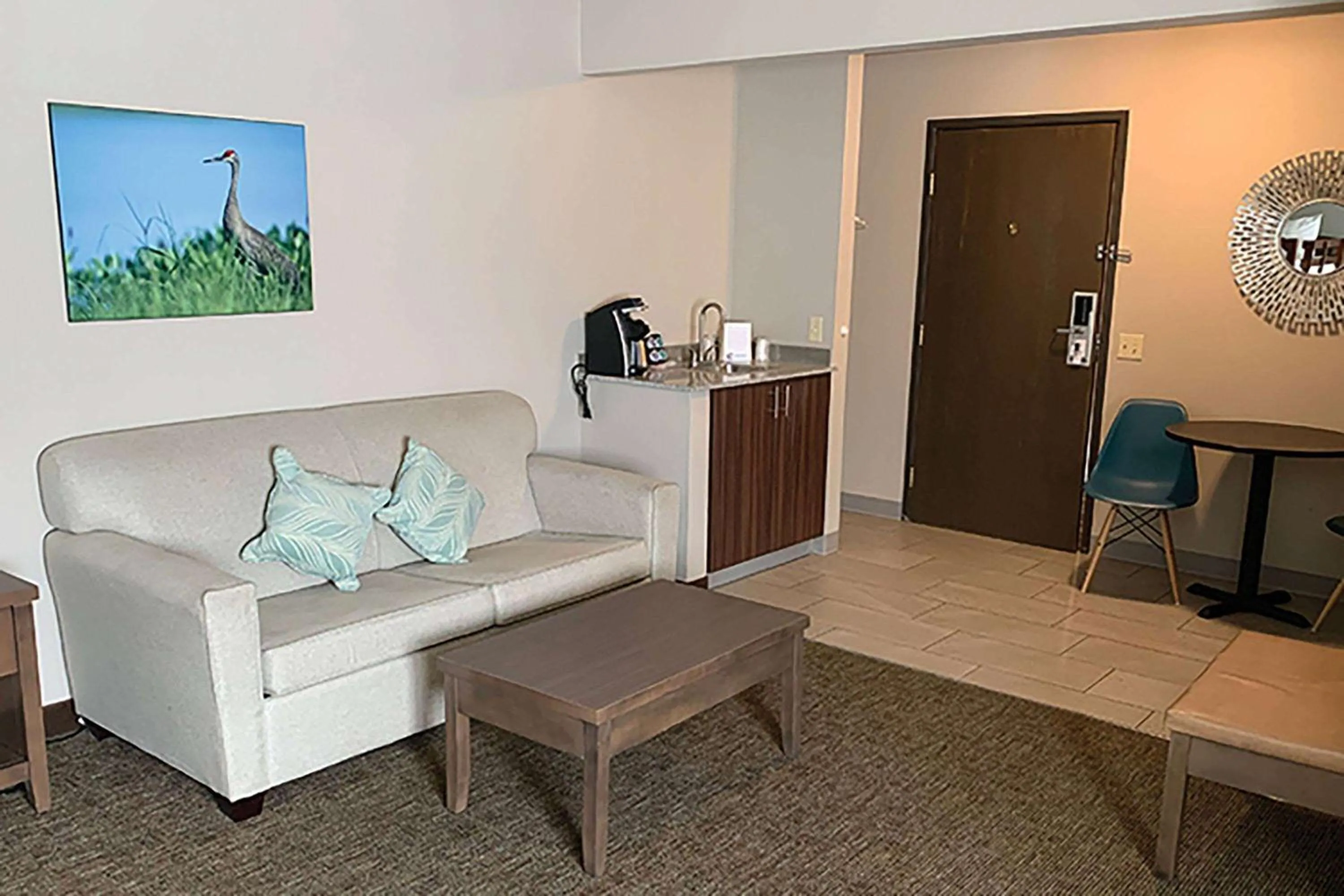 Photo of the whole room, Seating Area in Sandhill Inn & Suites