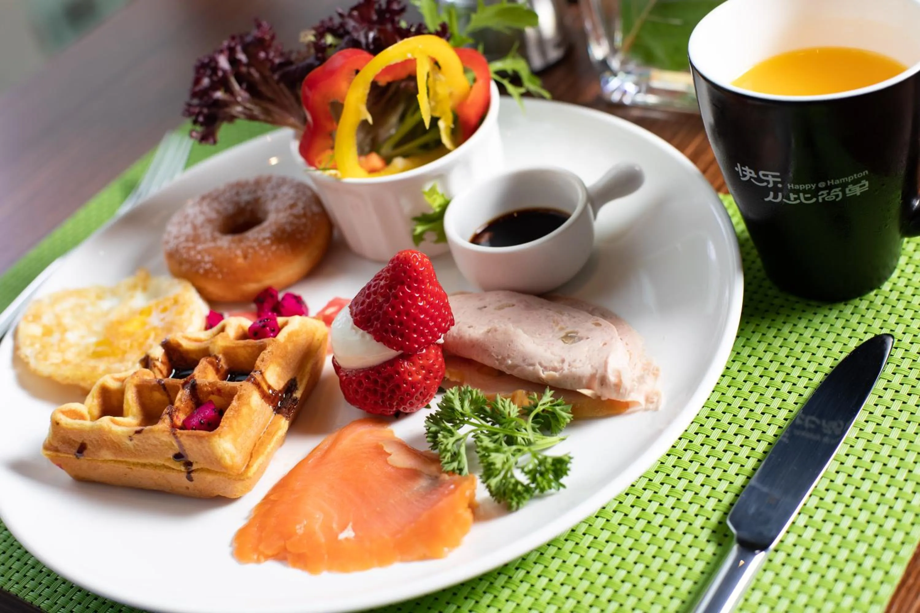 Food and drinks in Hampton by Hilton Yixing Renmin Middle Road Branch