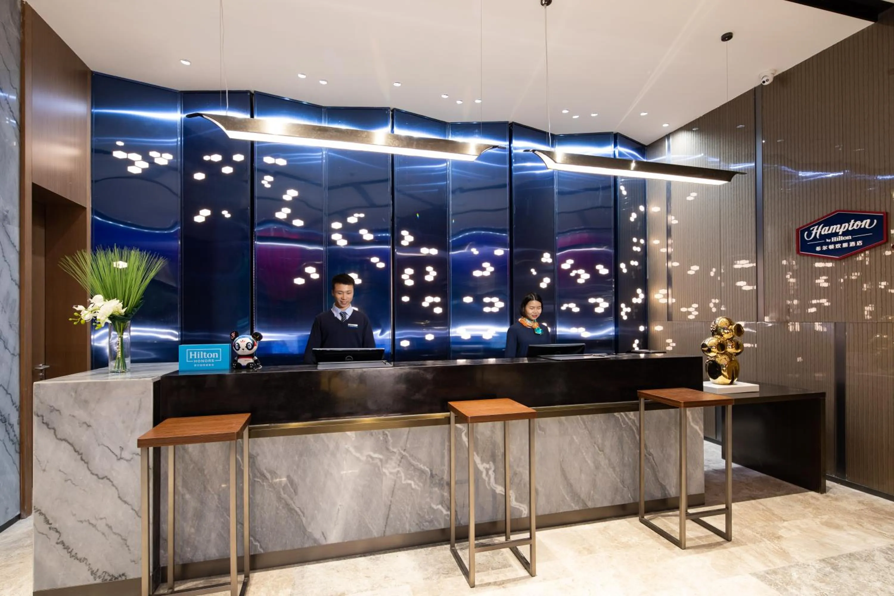 Staff in Hampton by Hilton Yixing Renmin Middle Road Branch