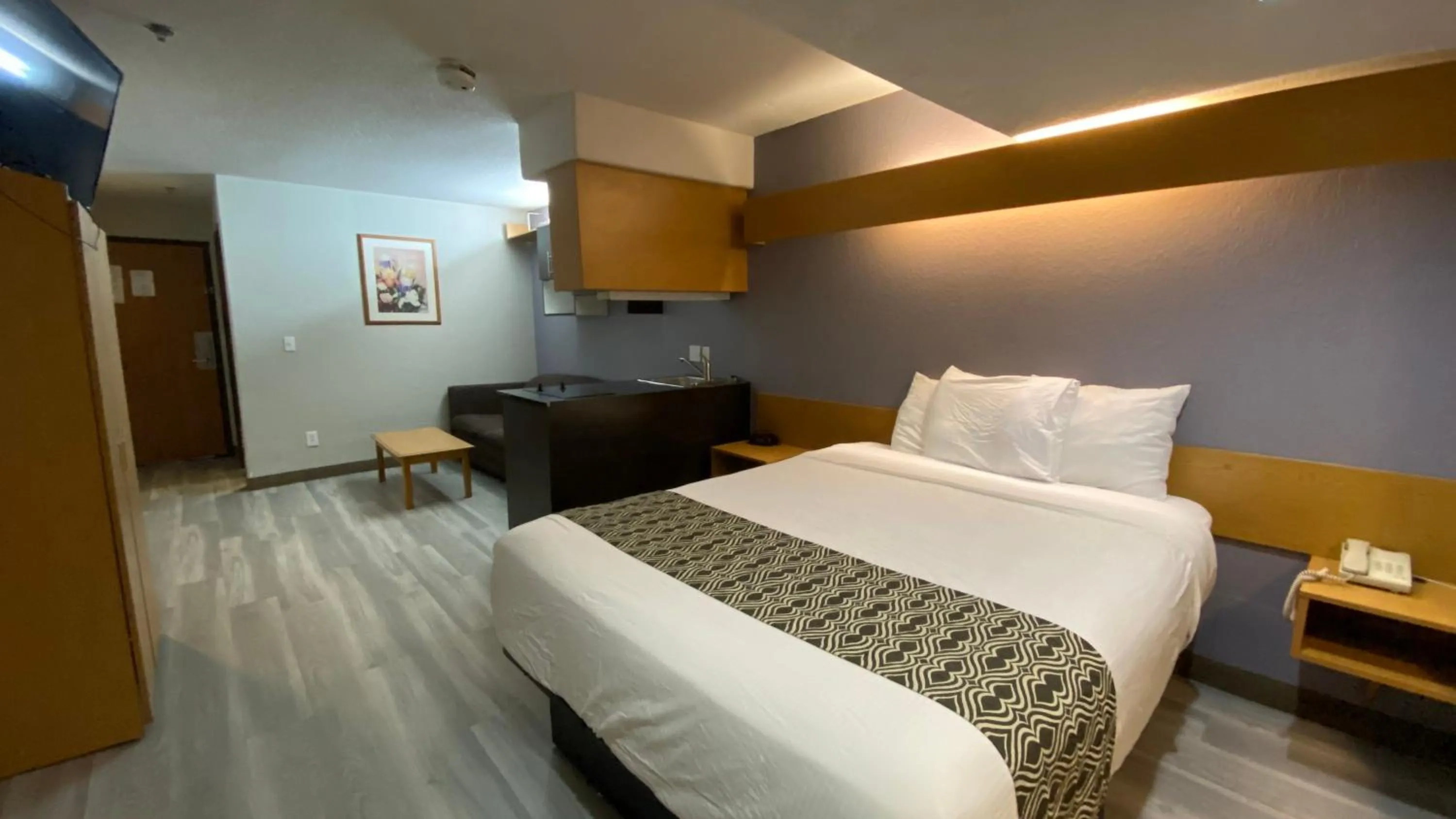 Bed in Microtel Inn & Suites by Wyndham Ardmore