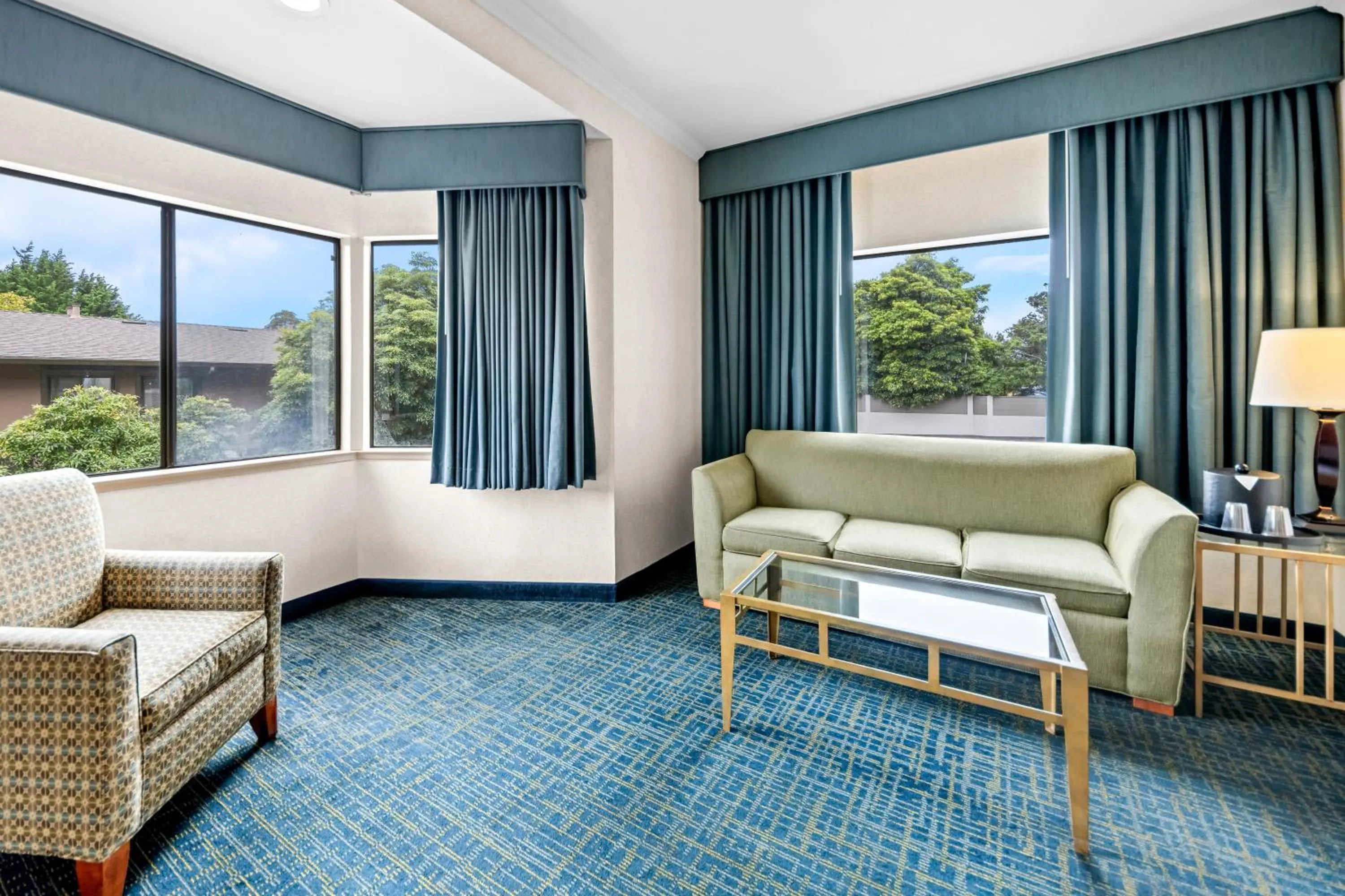 Seating area in Best Western De Anza Inn