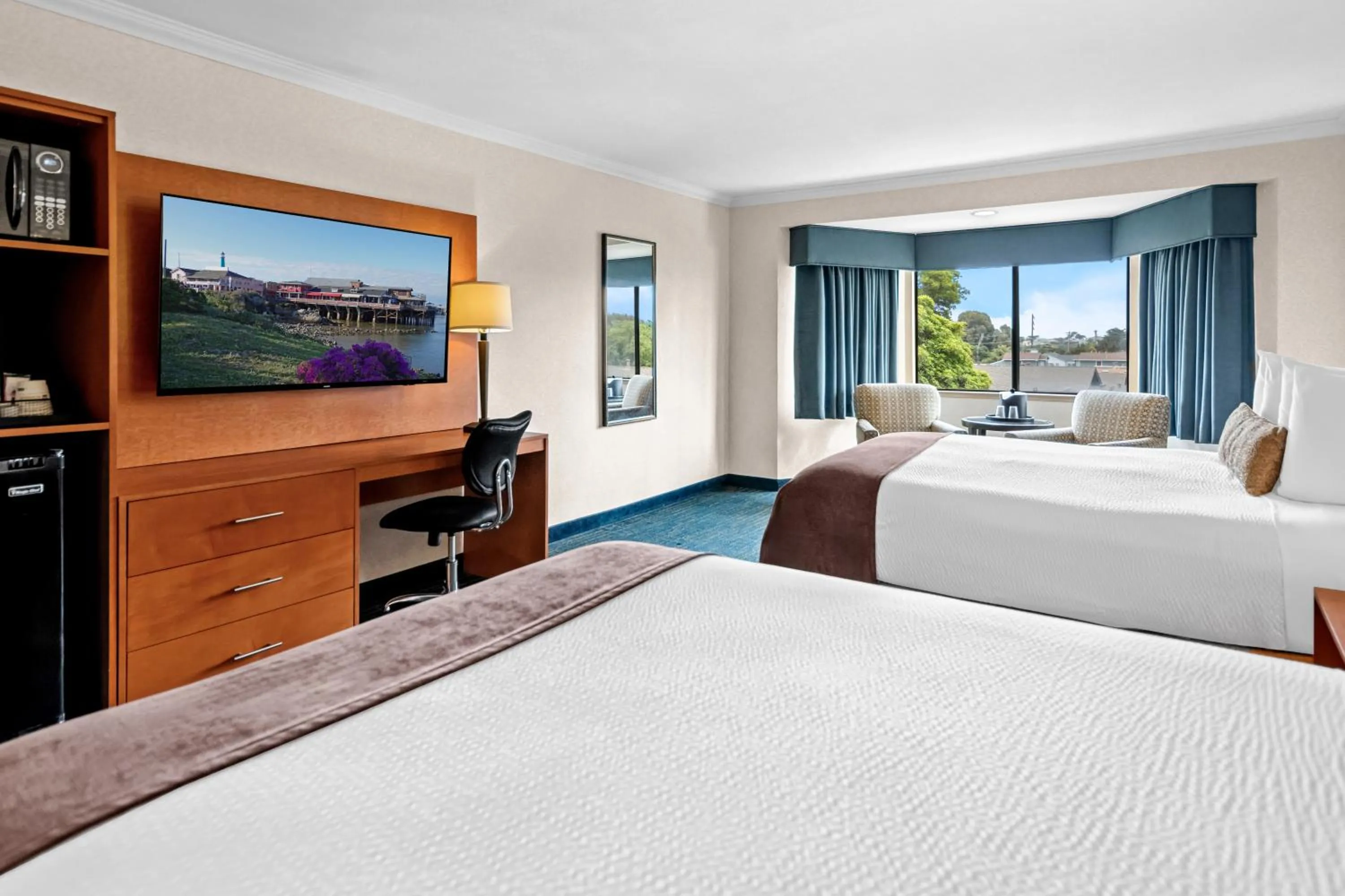 Bedroom, Bed in Best Western De Anza Inn