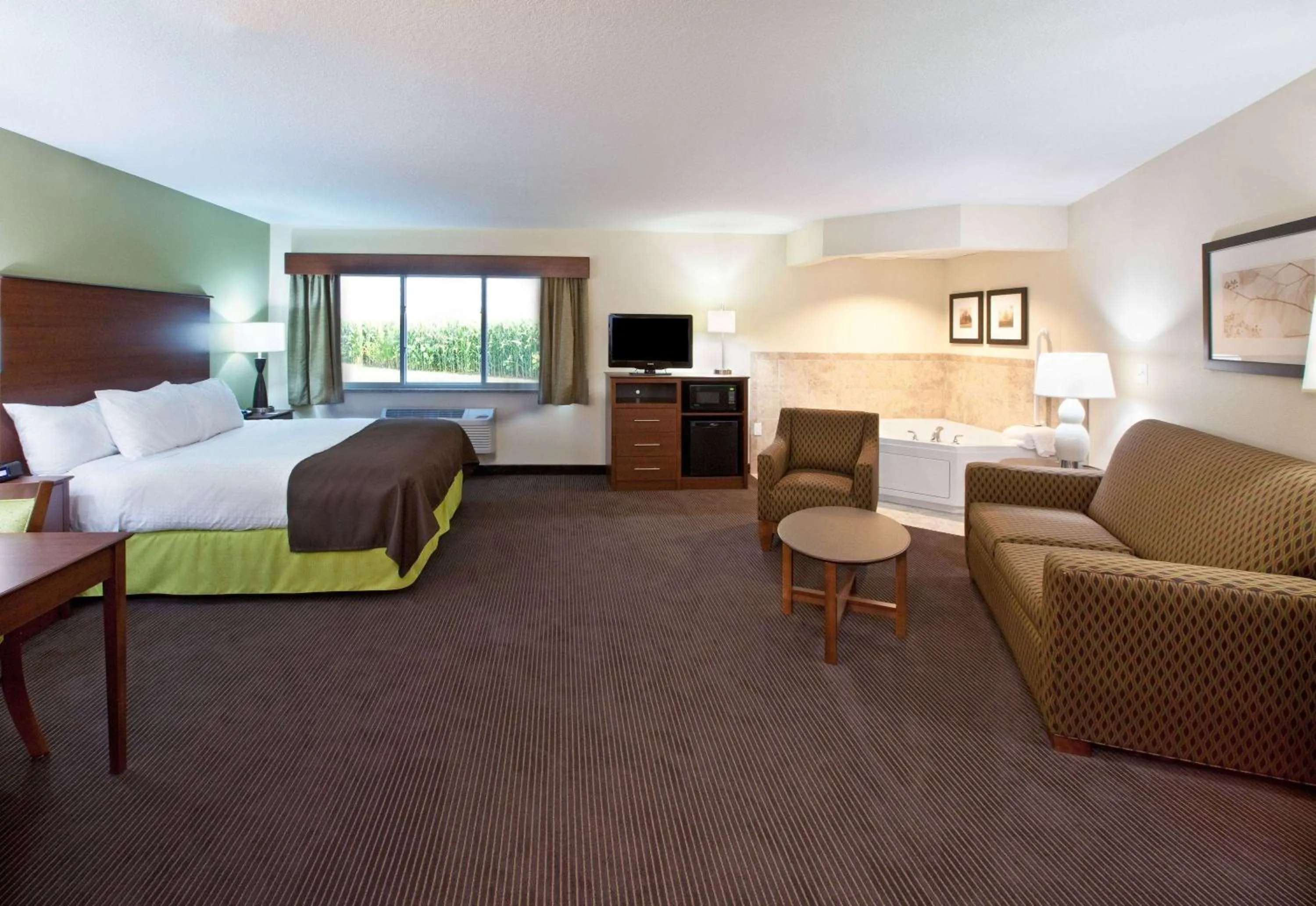 Photo of the whole room, Bed in AmericInn by Wyndham Osage