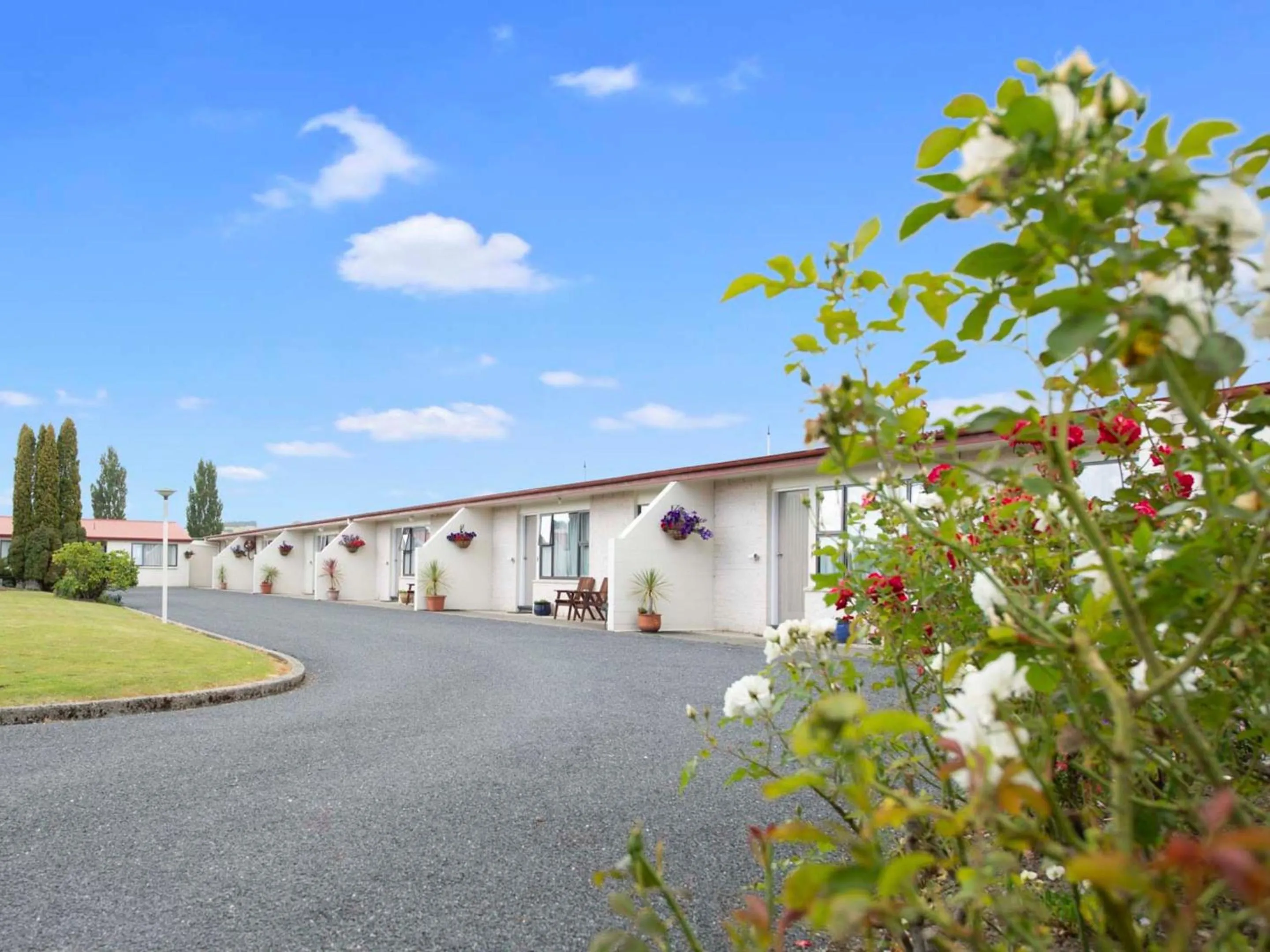 Property building in ASURE Oakleigh Motel