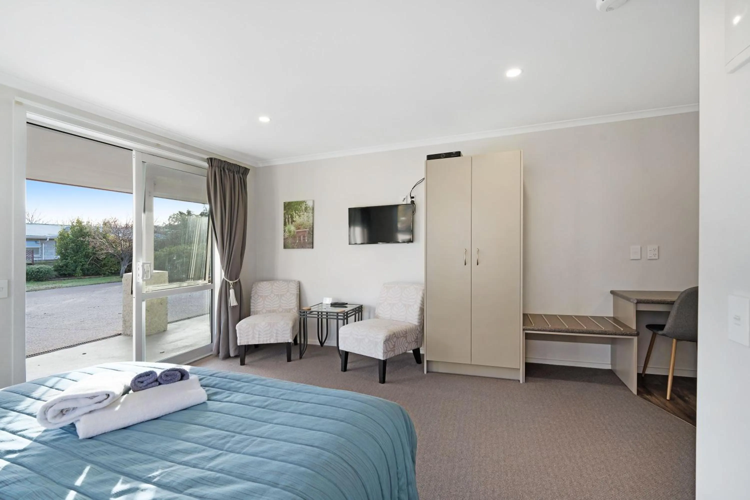 Bedroom, Bed in ASURE Oakleigh Motel